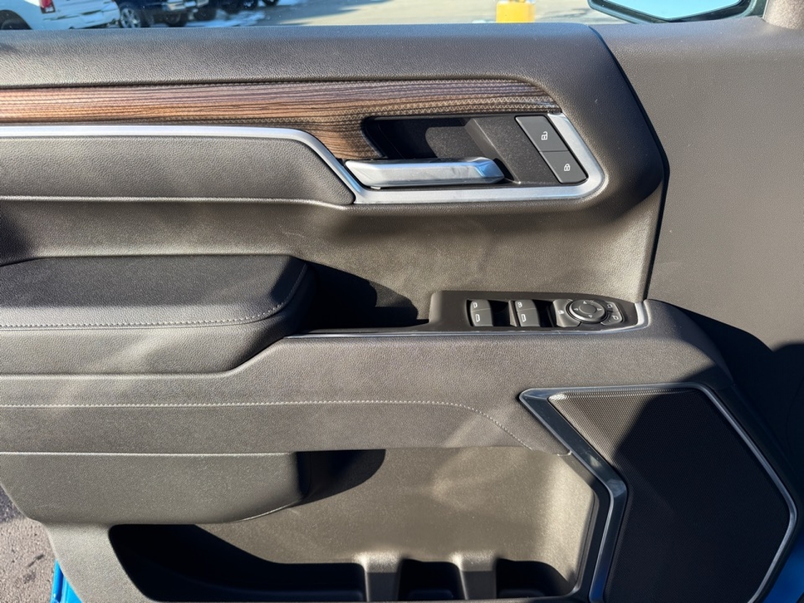 2025 Chevrolet Silverado 1500 4WD Crew Cab Standard Bed LT, 39207, Photo