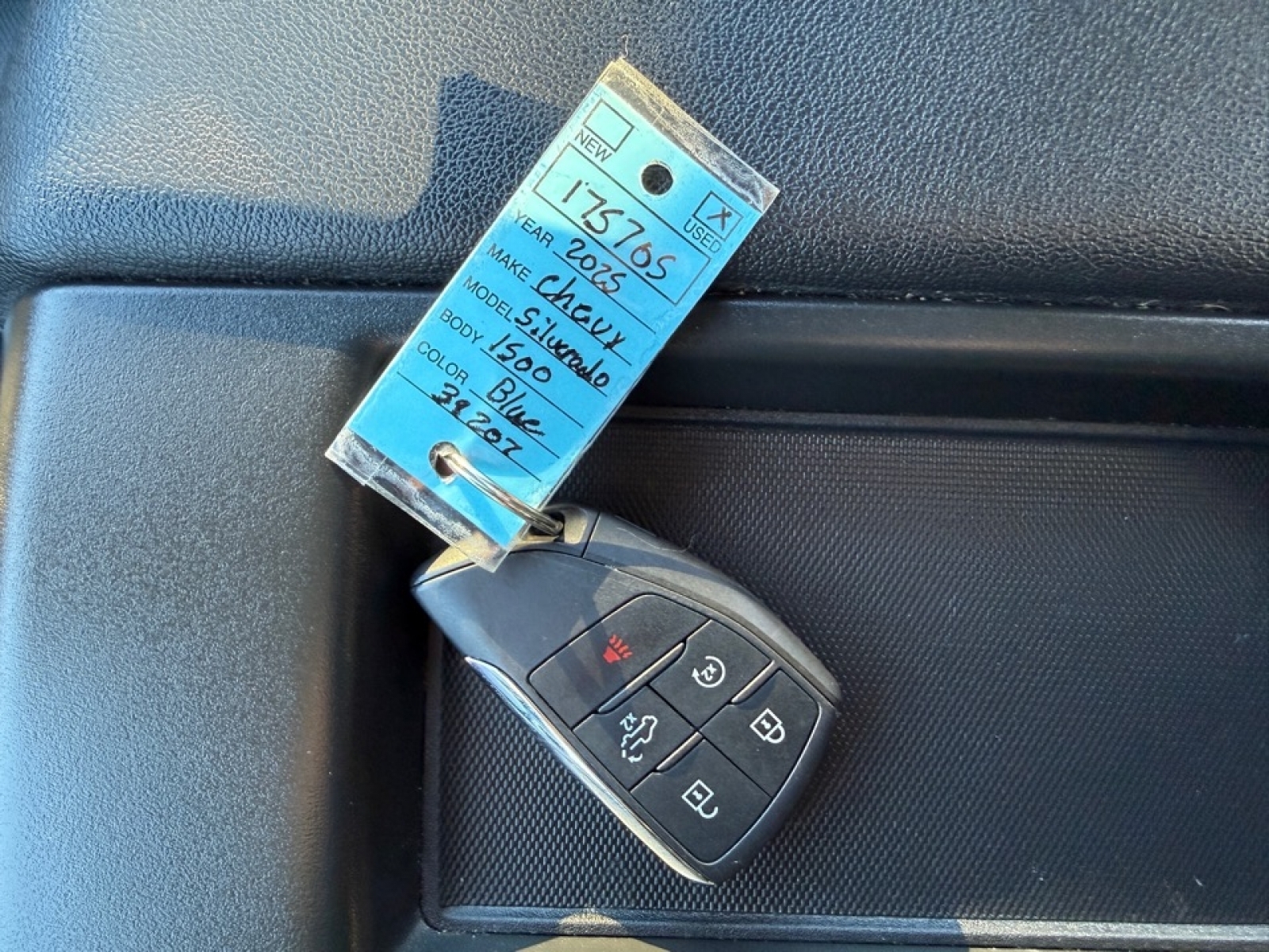 2025 Chevrolet Silverado 1500 4WD Crew Cab Standard Bed LT, 39207, Photo