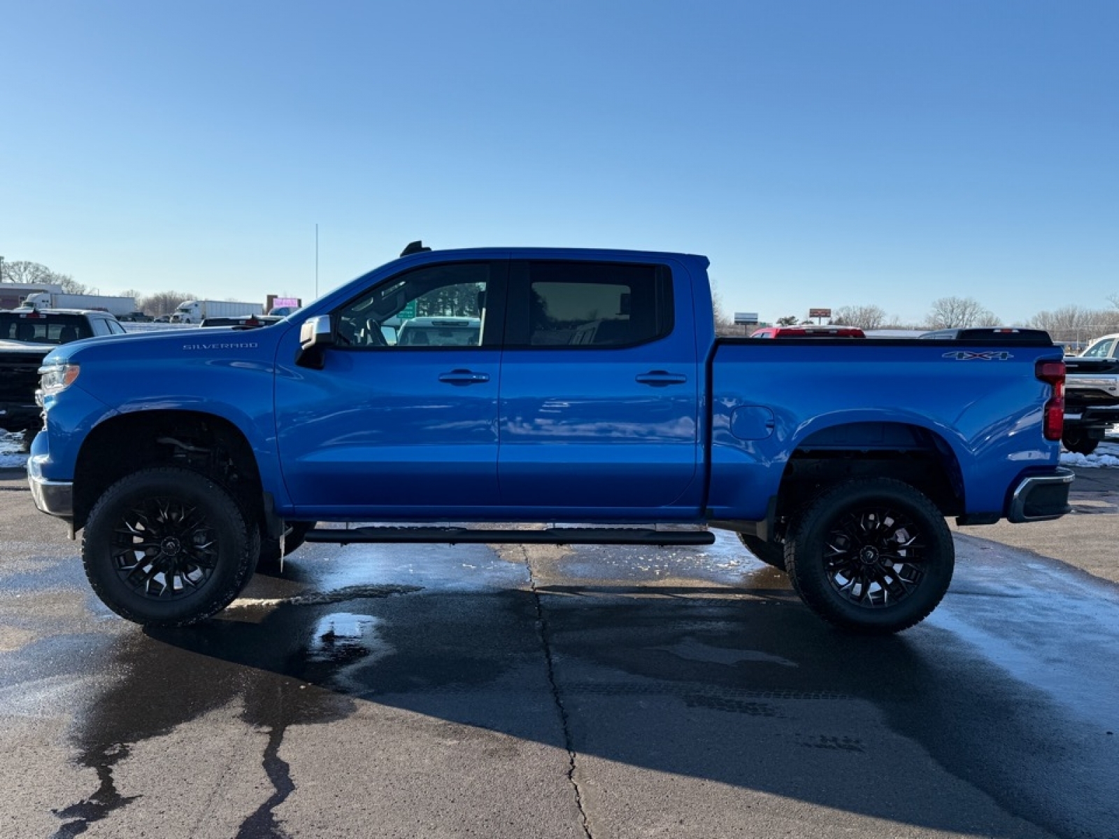 2025 Chevrolet Silverado 1500 4WD Crew Cab Standard Bed LT, 39207, Photo