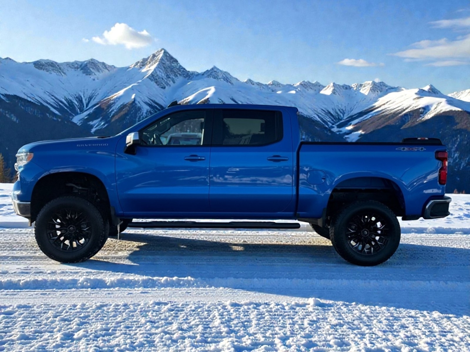 2025 Chevrolet Silverado 1500 4WD Crew Cab Standard Bed LT, 39207, Photo