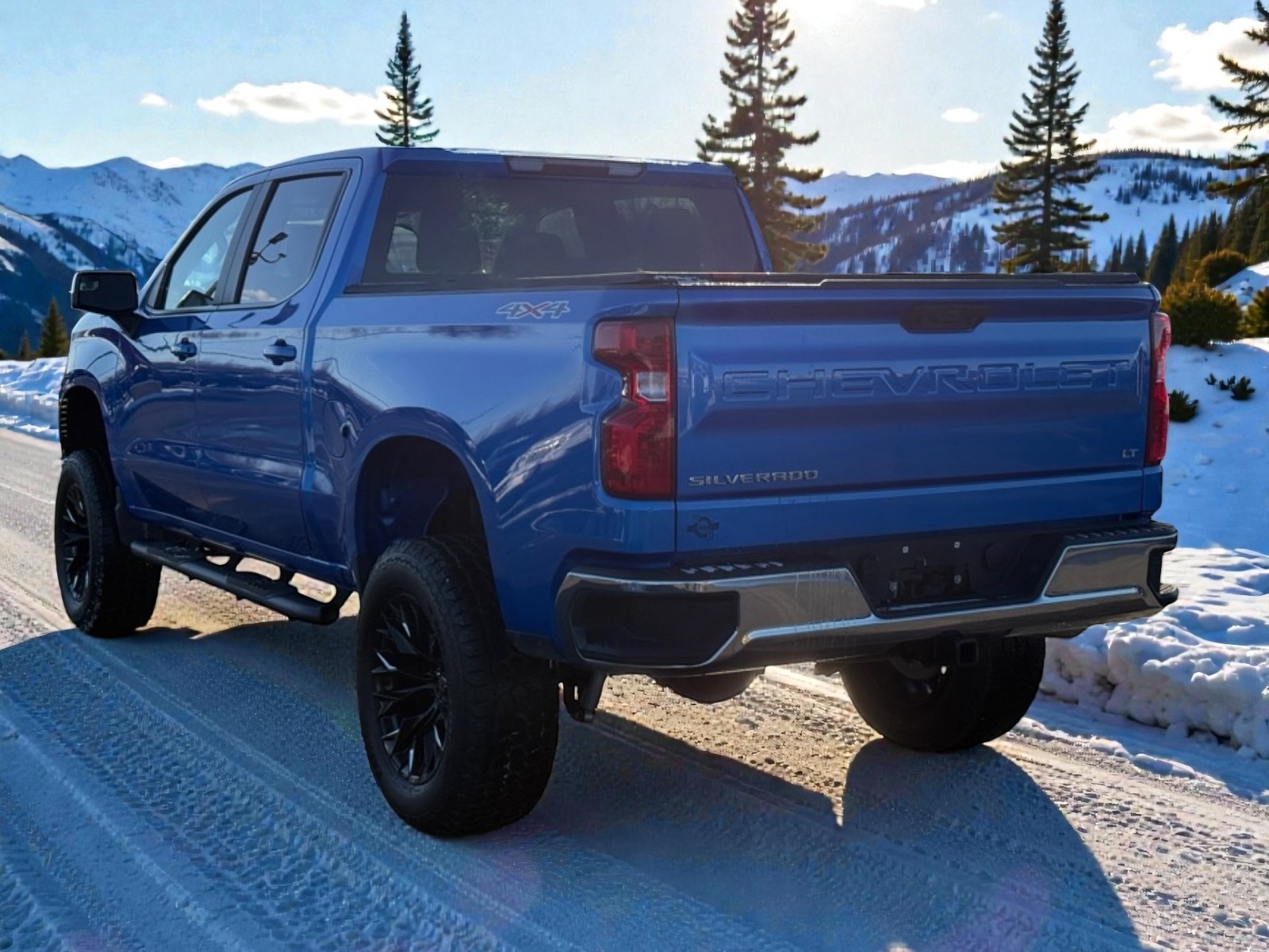 2025 Chevrolet Silverado 1500 4WD Crew Cab Standard Bed LT, 39207, Photo
