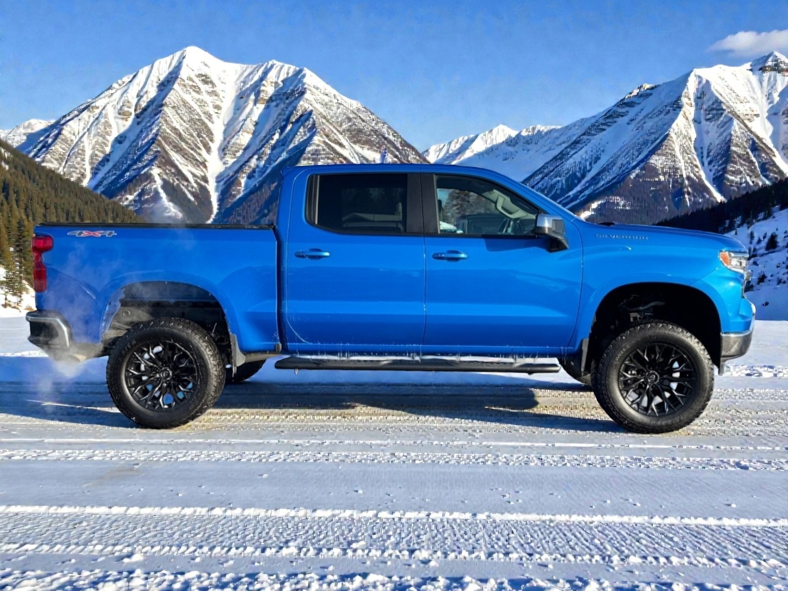 2025 Chevrolet Silverado 1500 4WD Crew Cab Standard Bed LT, 39207, Photo