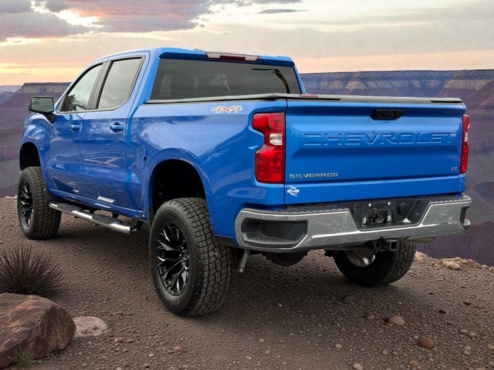 2025 Chevrolet Silverado 1500 4WD Crew Cab Standard Bed LT, 39208, Photo