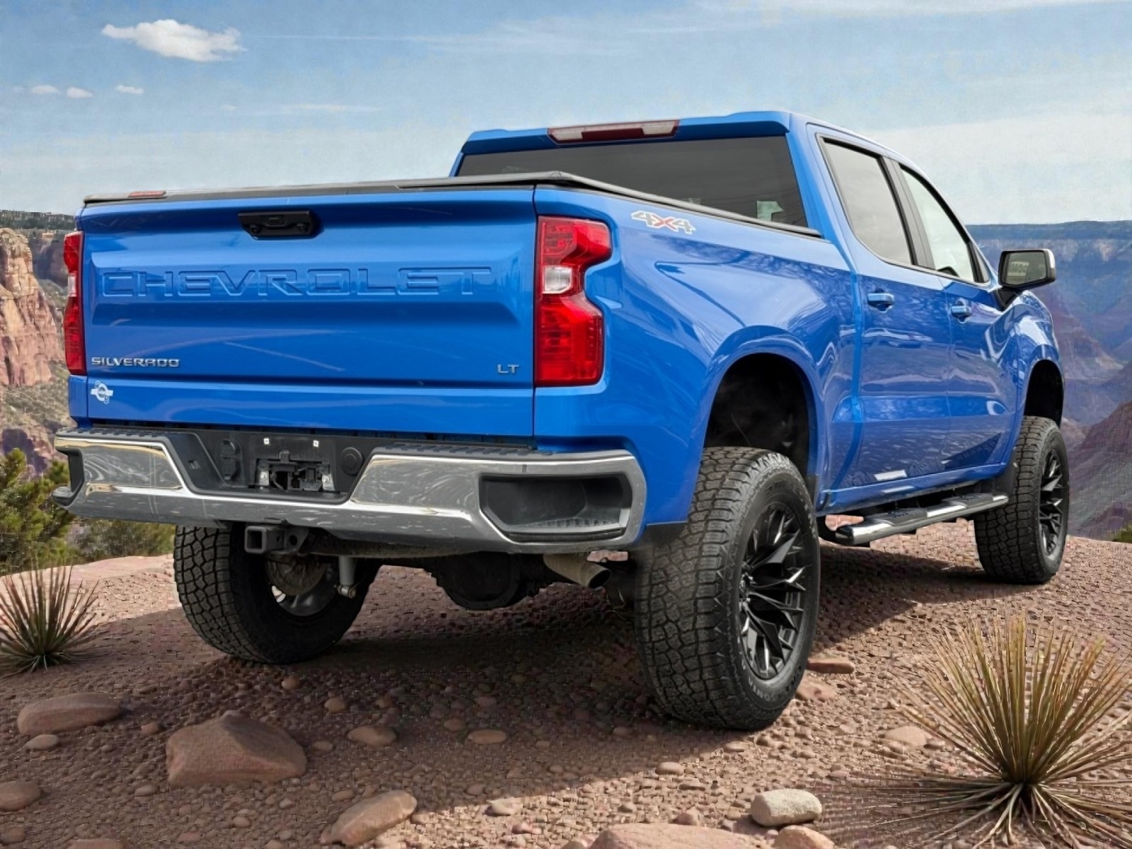 2025 Chevrolet Silverado 1500 4WD Crew Cab Standard Bed LT, 39208, Photo