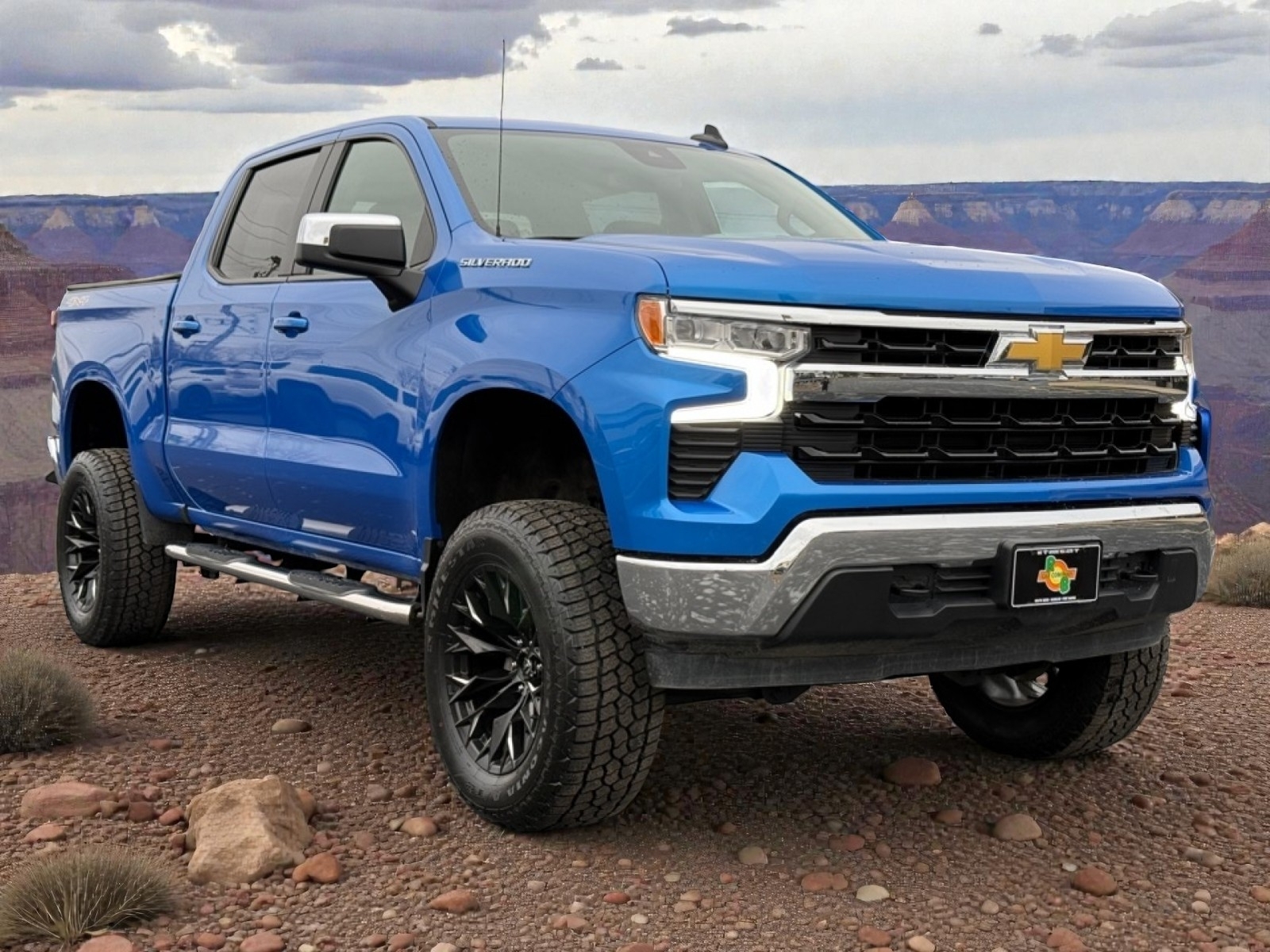 2025 Chevrolet Silverado 1500 4WD Crew Cab Standard Bed LT, 39208, Photo