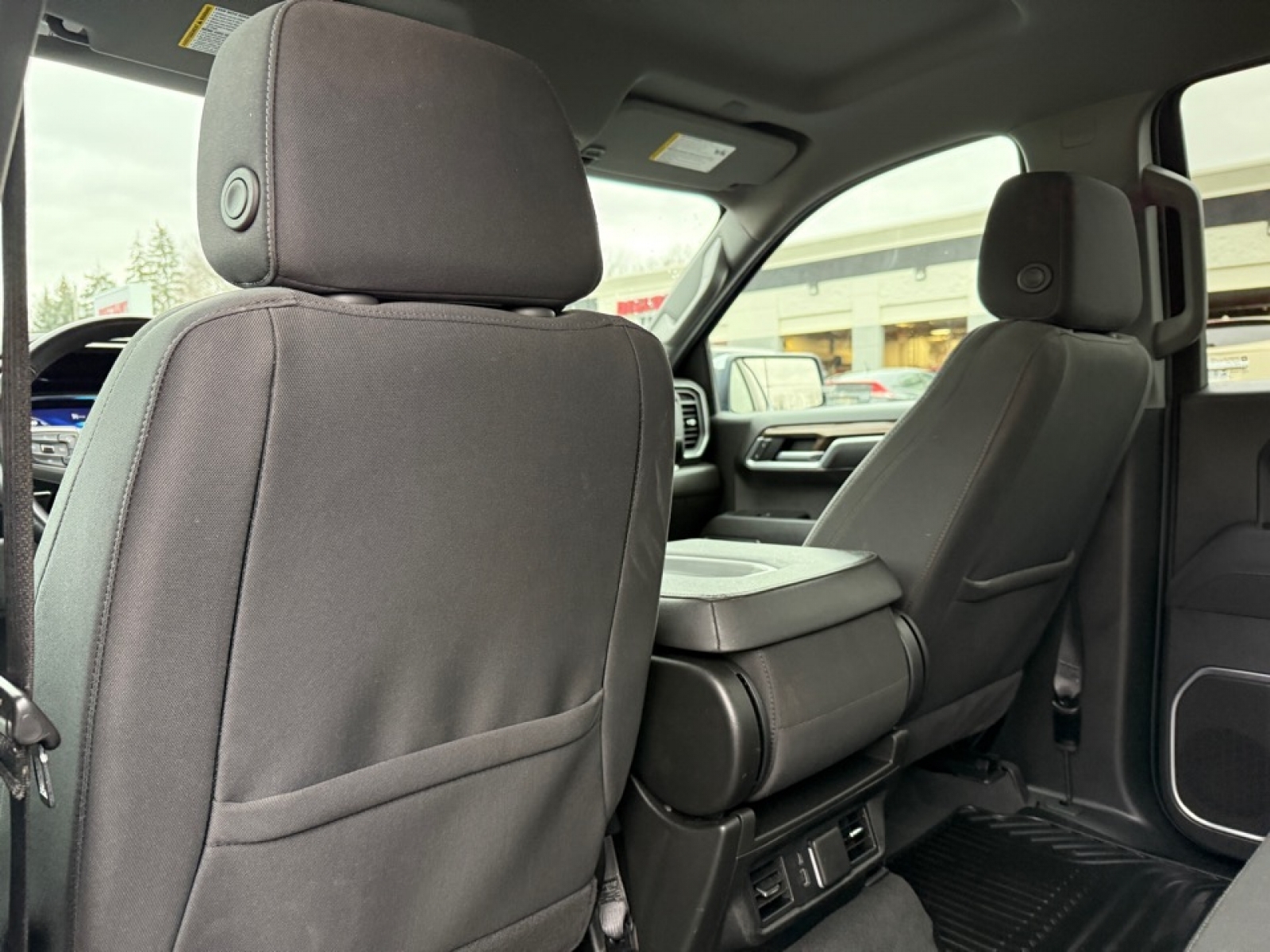 2025 Chevrolet Silverado 1500 4WD Crew Cab Standard Bed LT, 39208, Photo