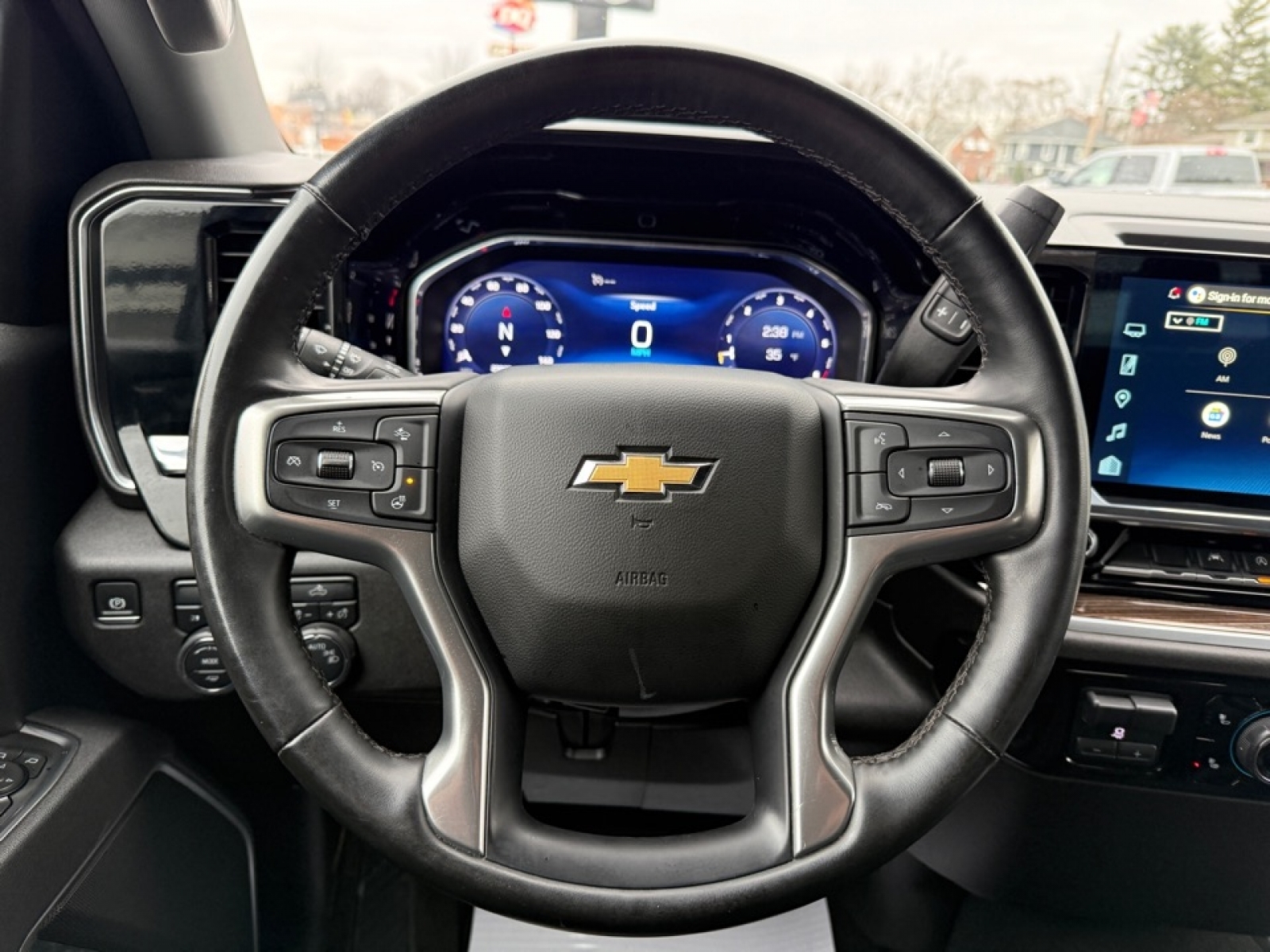 2025 Chevrolet Silverado 1500 4WD Crew Cab Standard Bed LT, 39208, Photo