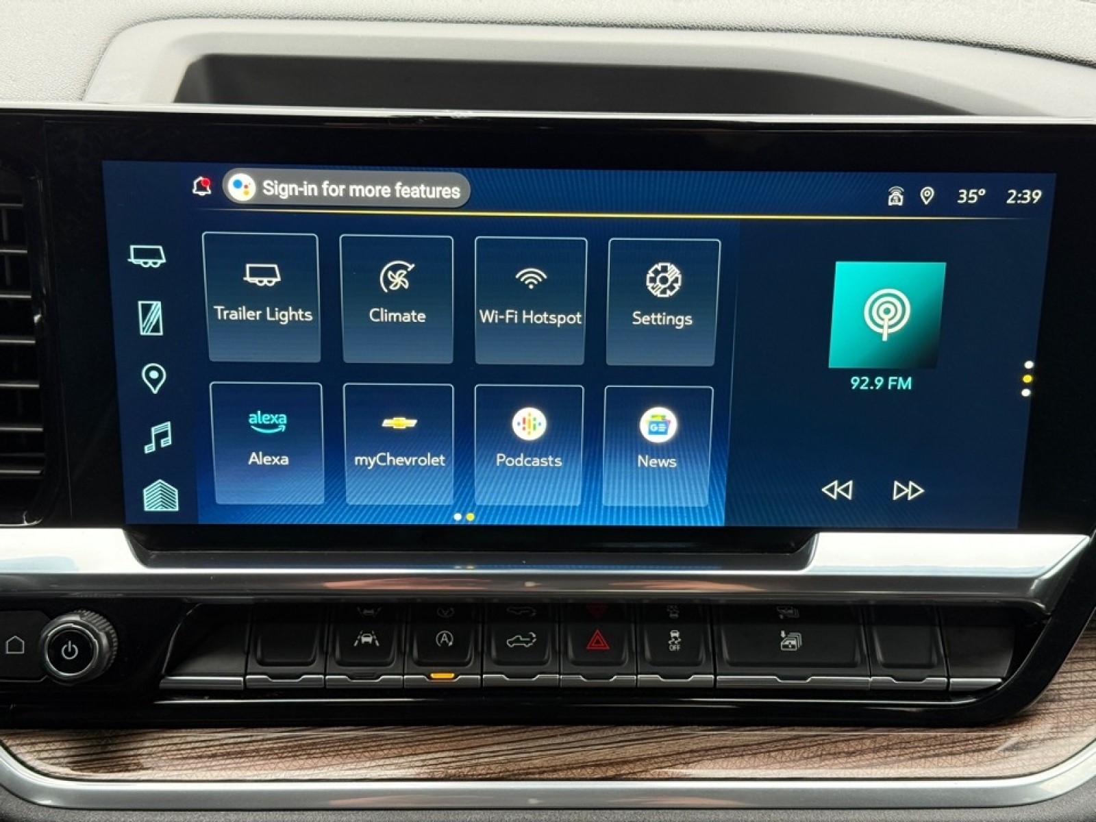 2025 Chevrolet Silverado 1500 4WD Crew Cab Standard Bed LT, 39208, Photo