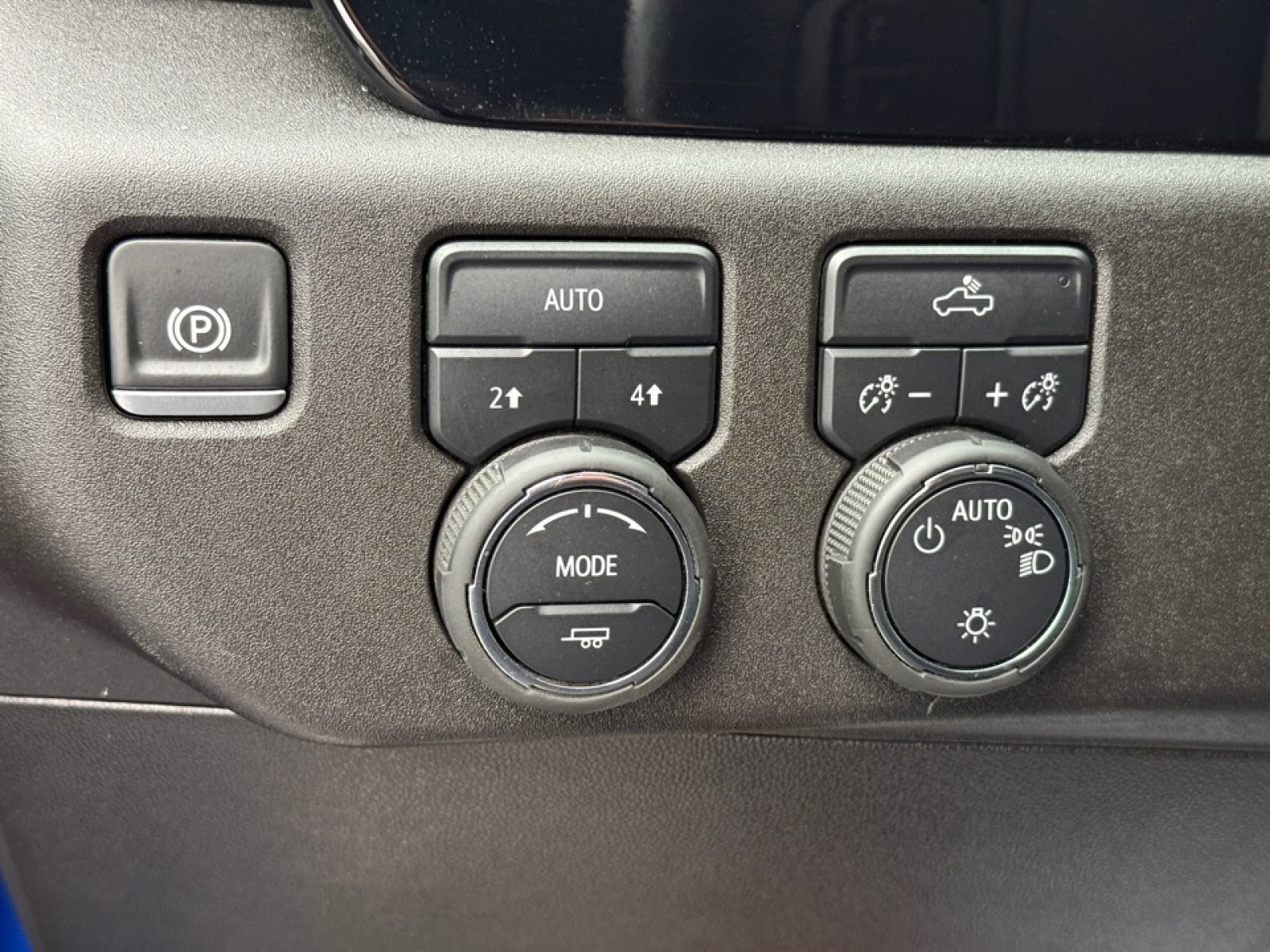 2025 Chevrolet Silverado 1500 4WD Crew Cab Standard Bed LT, 39208, Photo