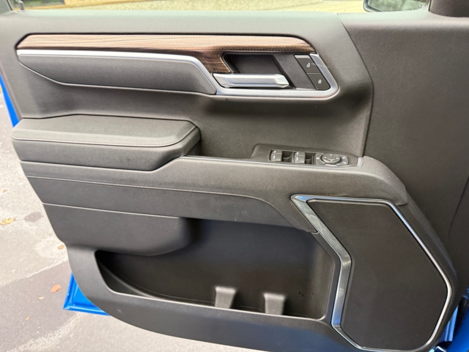 2025 Chevrolet Silverado 1500 4WD Crew Cab Standard Bed LT, 39208, Photo