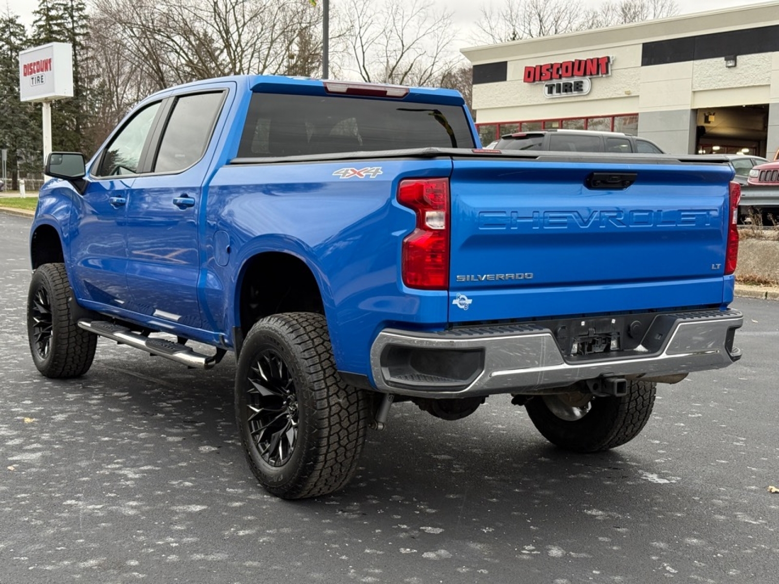 2025 Chevrolet Silverado 1500 4WD Crew Cab Standard Bed LT, 39208, Photo