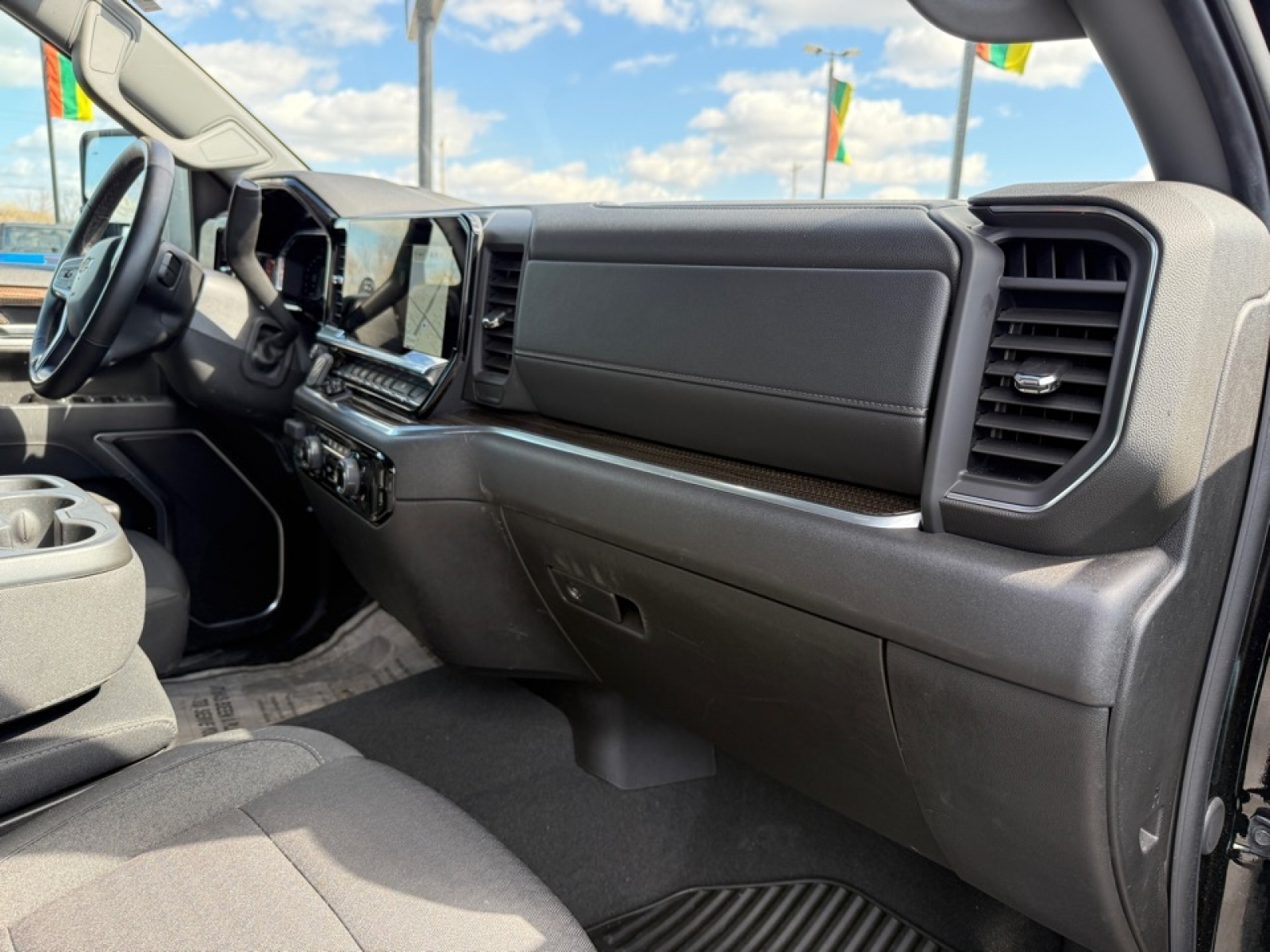 2025 Chevrolet Silverado 3500HD 4WD Crew Cab Long Bed LT, 39626, Photo