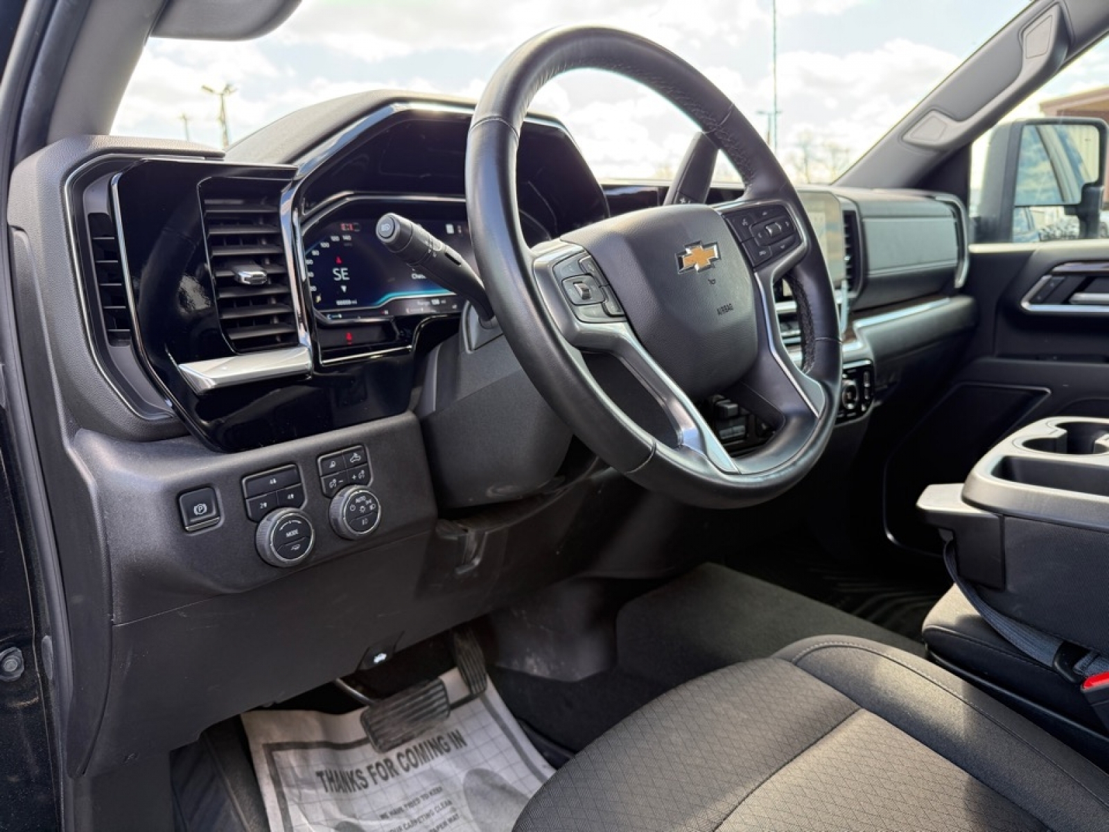 2025 Chevrolet Silverado 3500HD 4WD Crew Cab Long Bed LT, 39626, Photo