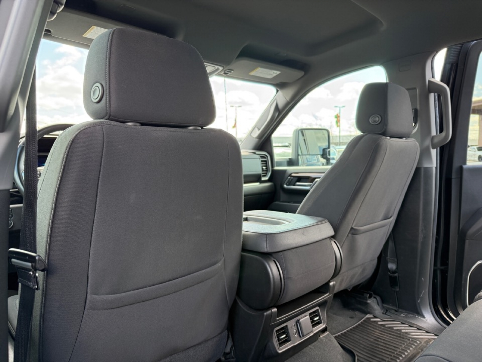 2025 Chevrolet Silverado 3500HD 4WD Crew Cab Long Bed LT, 39626, Photo