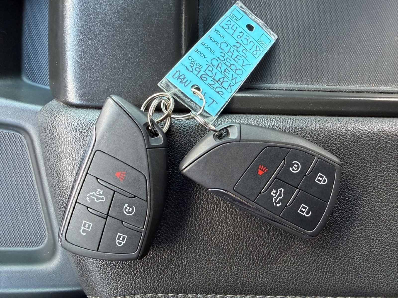 2025 Chevrolet Silverado 3500HD 4WD Crew Cab Long Bed LT, 39626, Photo