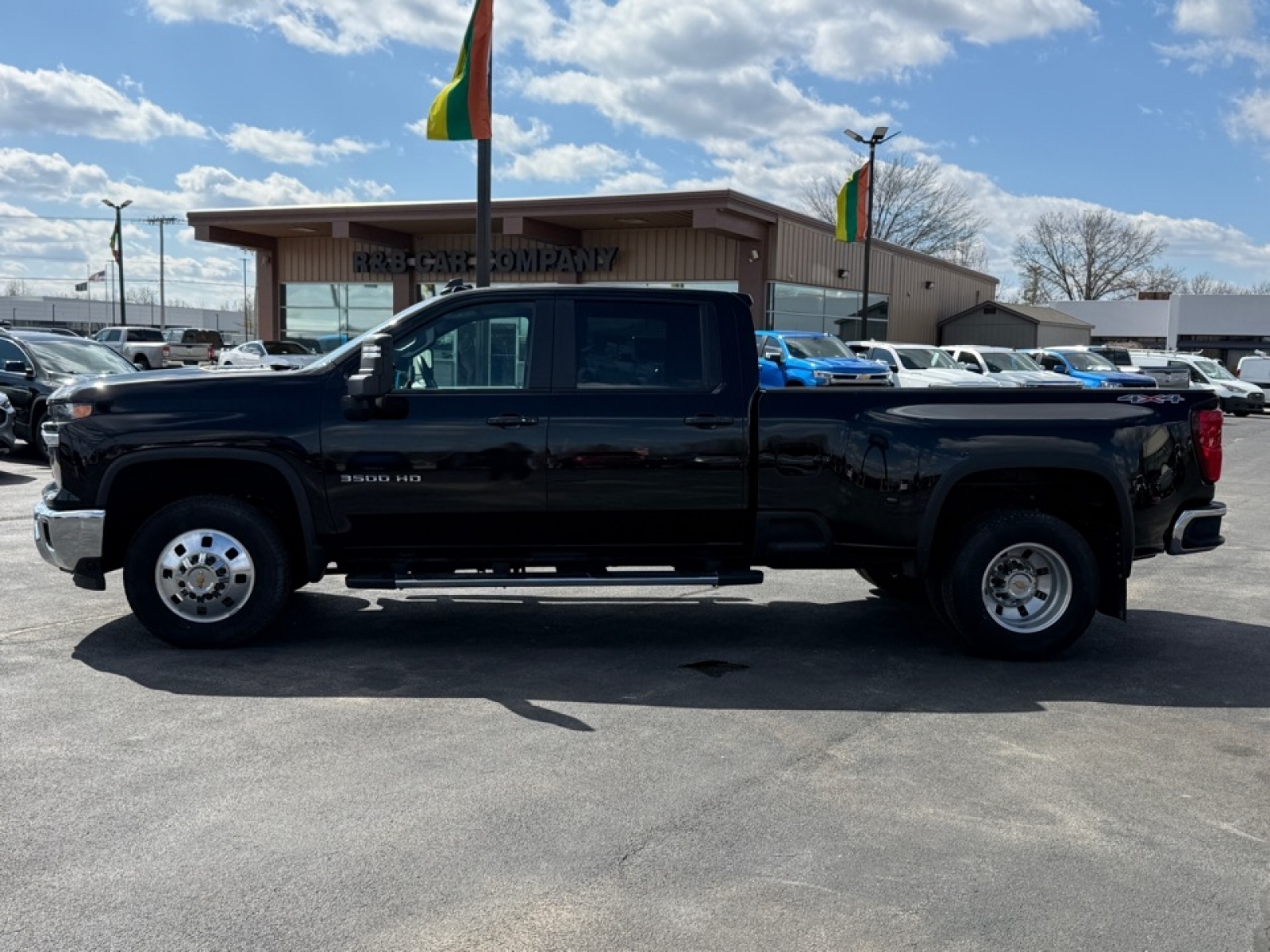 2025 Chevrolet Silverado 3500HD 4WD Crew Cab Long Bed LT, 39626, Photo