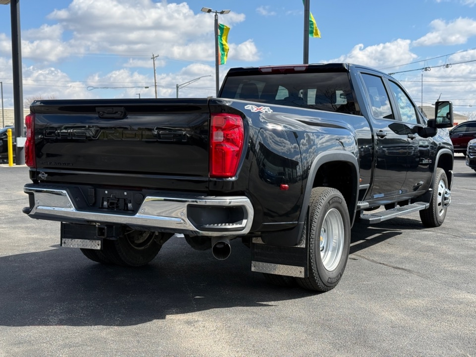 2025 Chevrolet Silverado 3500HD 4WD Crew Cab Long Bed LT, 39626, Photo