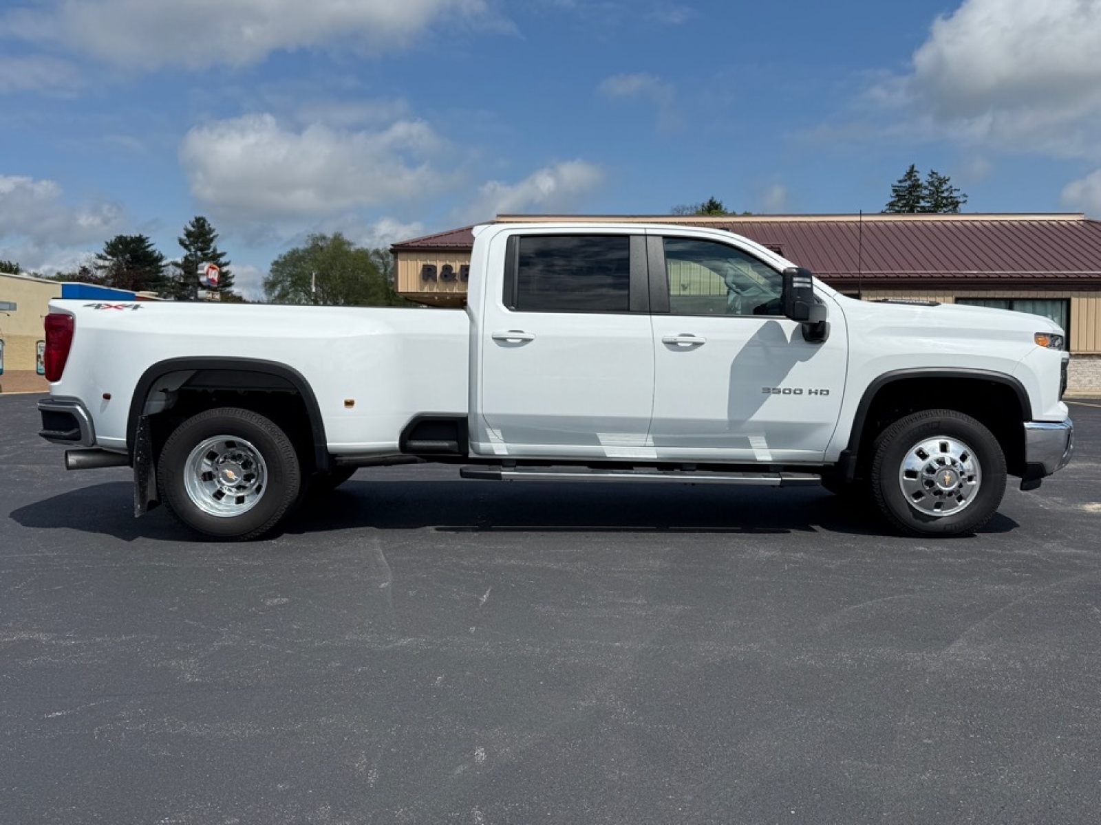 2025 Chevrolet Silverado 3500HD 4WD Crew Cab Long Bed LT, 39845, Photo