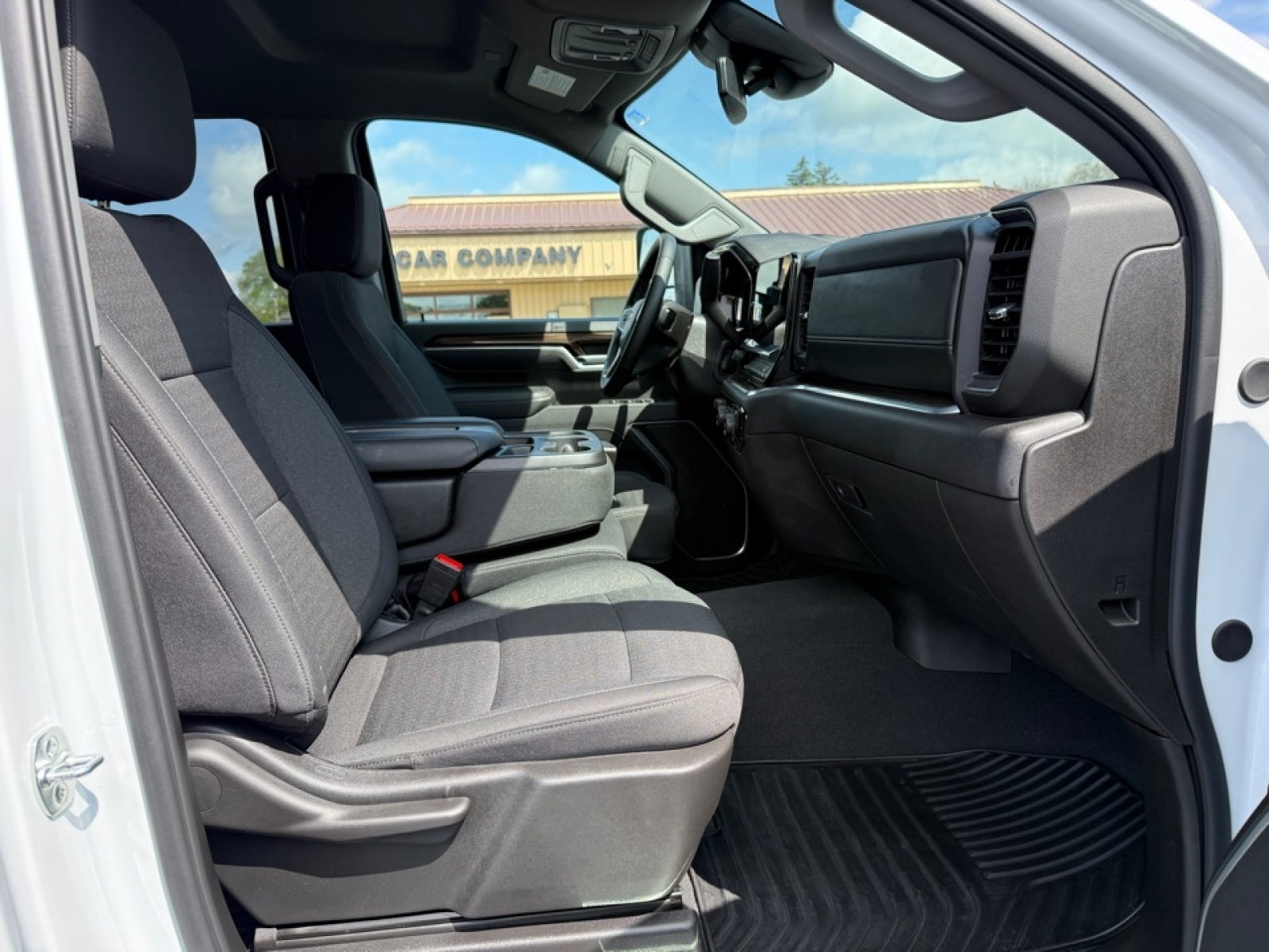 2025 Chevrolet Silverado 3500HD 4WD Crew Cab Long Bed LT, 39845, Photo