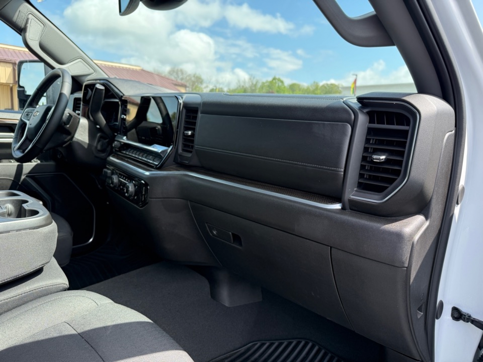 2025 Chevrolet Silverado 3500HD 4WD Crew Cab Long Bed LT, 39845, Photo