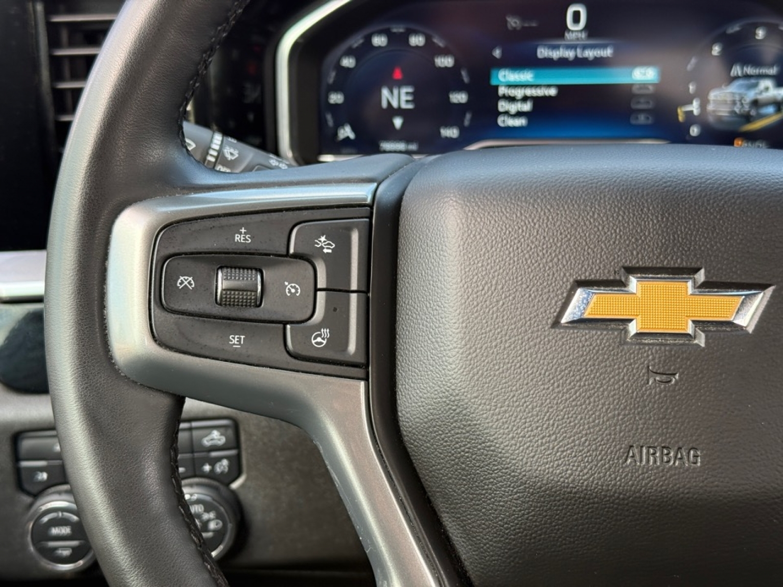 2025 Chevrolet Silverado 3500HD 4WD Crew Cab Long Bed LT, 39845, Photo