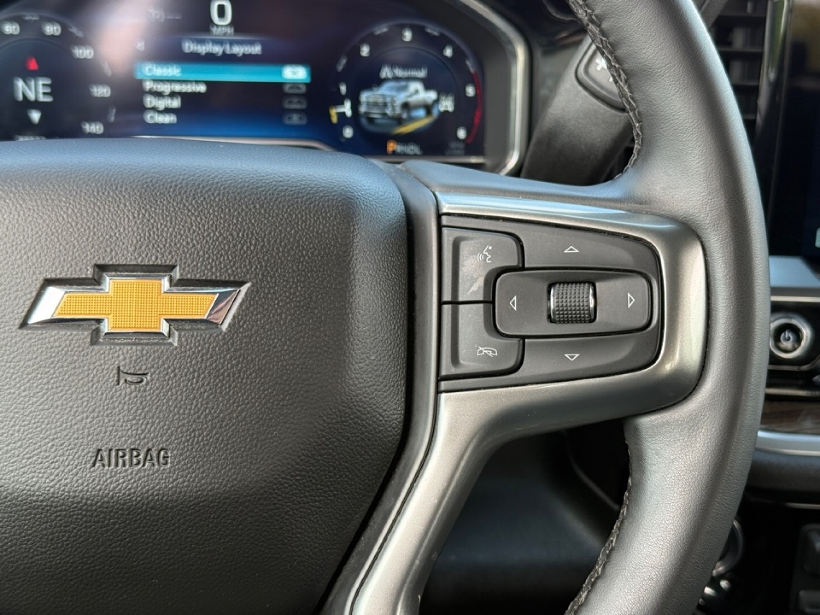 2025 Chevrolet Silverado 3500HD 4WD Crew Cab Long Bed LT, 39845, Photo