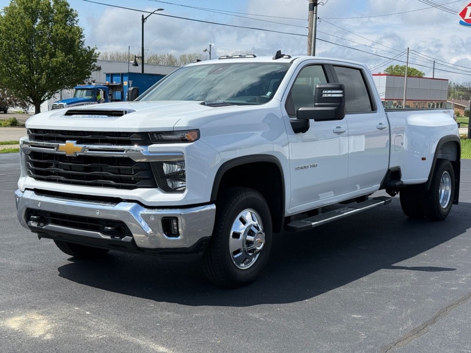 2025 Chevrolet Silverado 3500HD 4WD Crew Cab Long Bed LT, 39845, Photo