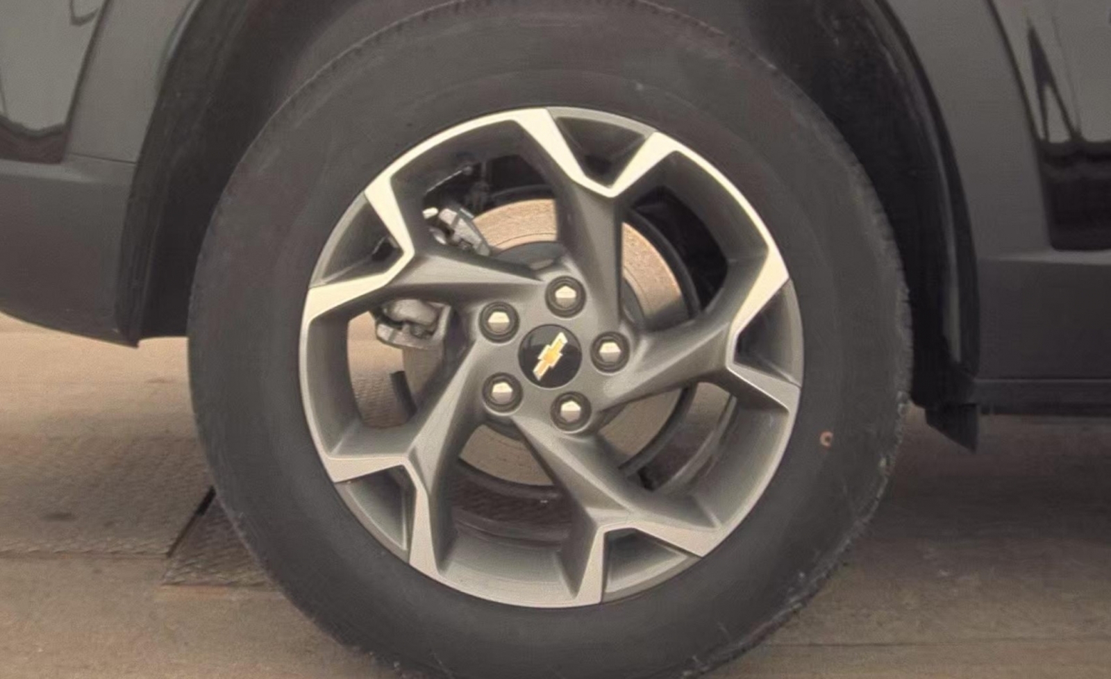 2025 Chevrolet Trax FWD LT, 39836, Photo