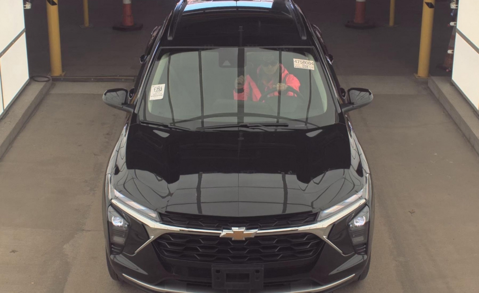 2025 Chevrolet Trax FWD LT, 39836, Photo