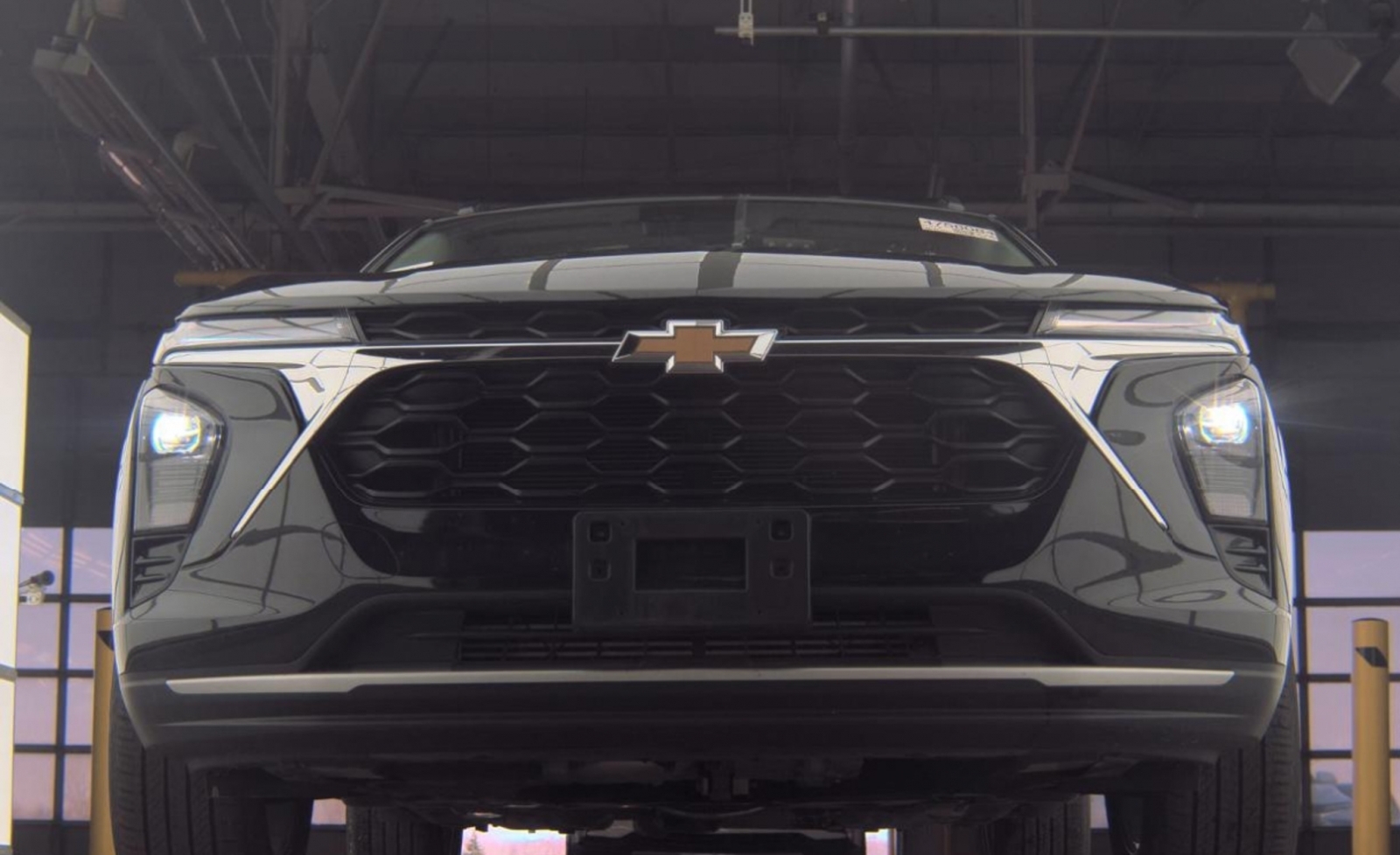 2025 Chevrolet Trax FWD LT, 39836, Photo