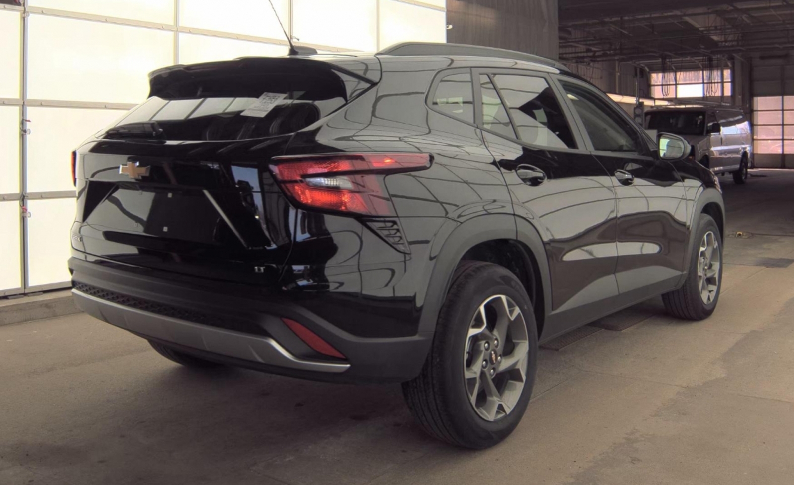 2025 Chevrolet Trax FWD LT, 39836, Photo