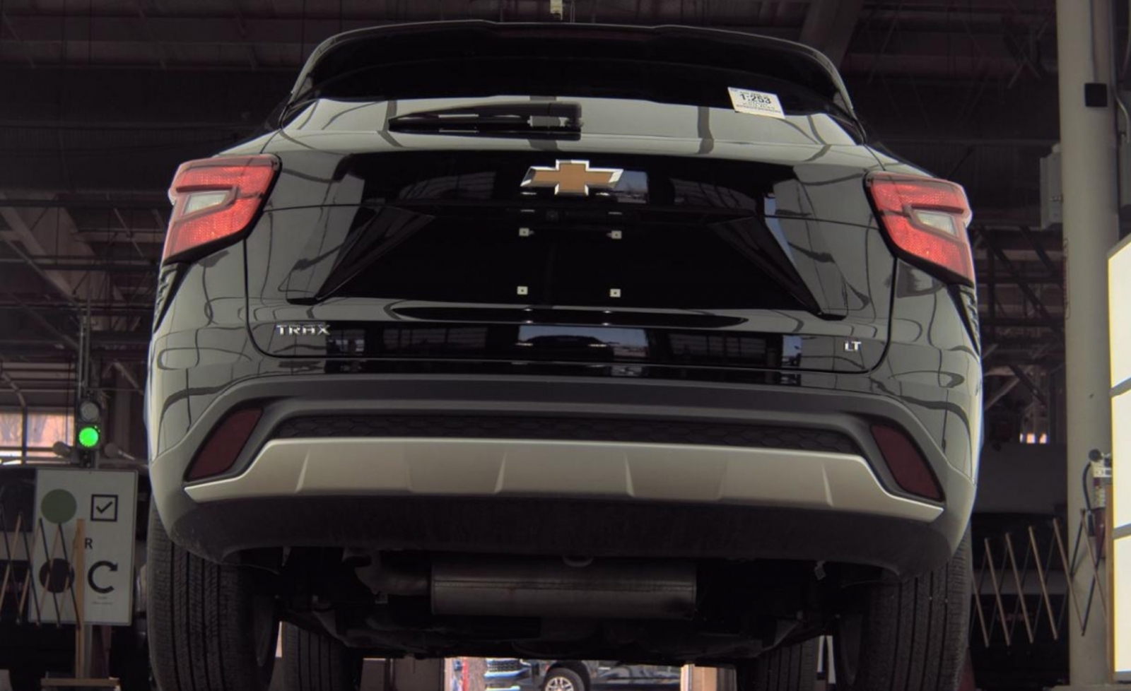 2025 Chevrolet Trax FWD LT, 39836, Photo