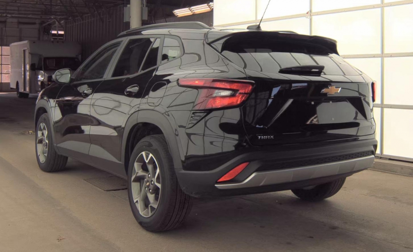 2025 Chevrolet Trax FWD LT, 39836, Photo