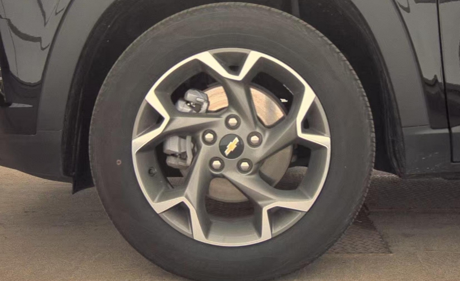 2025 Chevrolet Trax FWD LT, 39836, Photo