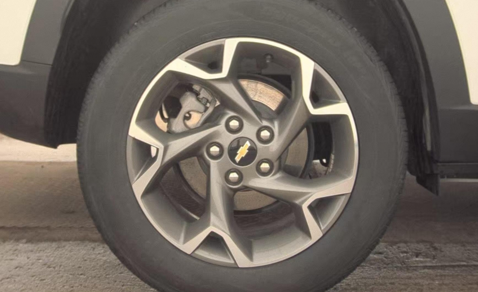 2025 Chevrolet Trax FWD LT, 39837, Photo