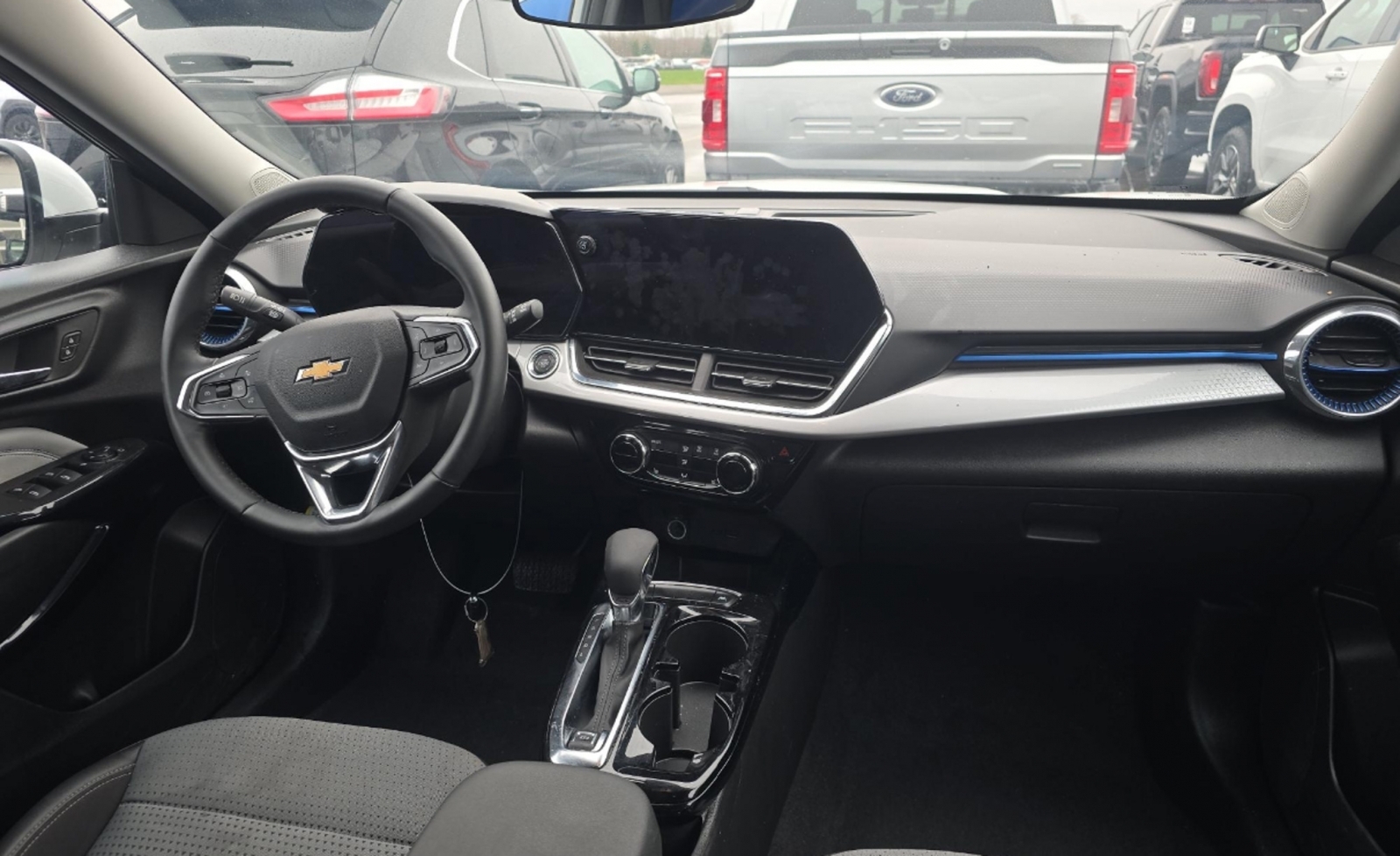 2025 Chevrolet Trax FWD LT, 39837, Photo