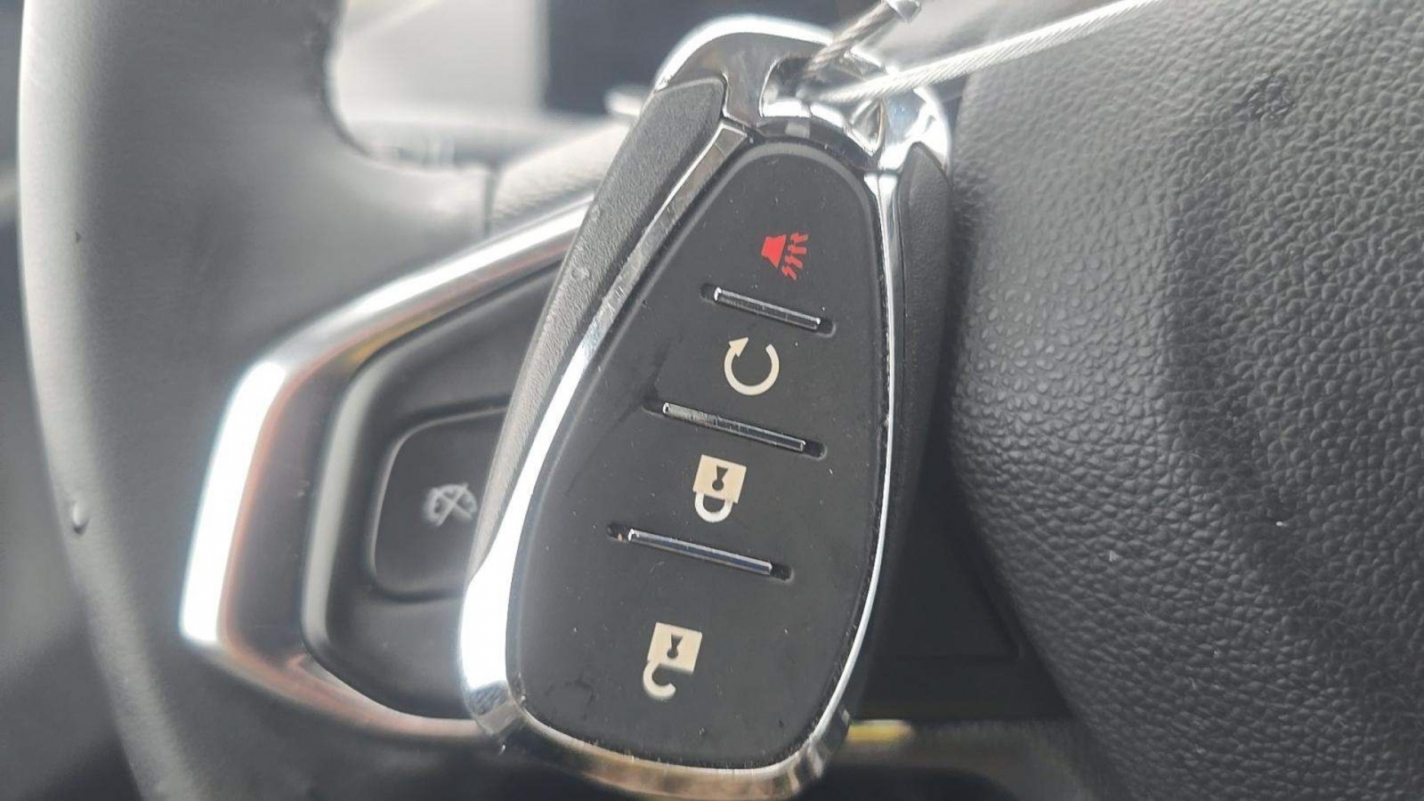 2025 Chevrolet Trax FWD LT, 39837, Photo