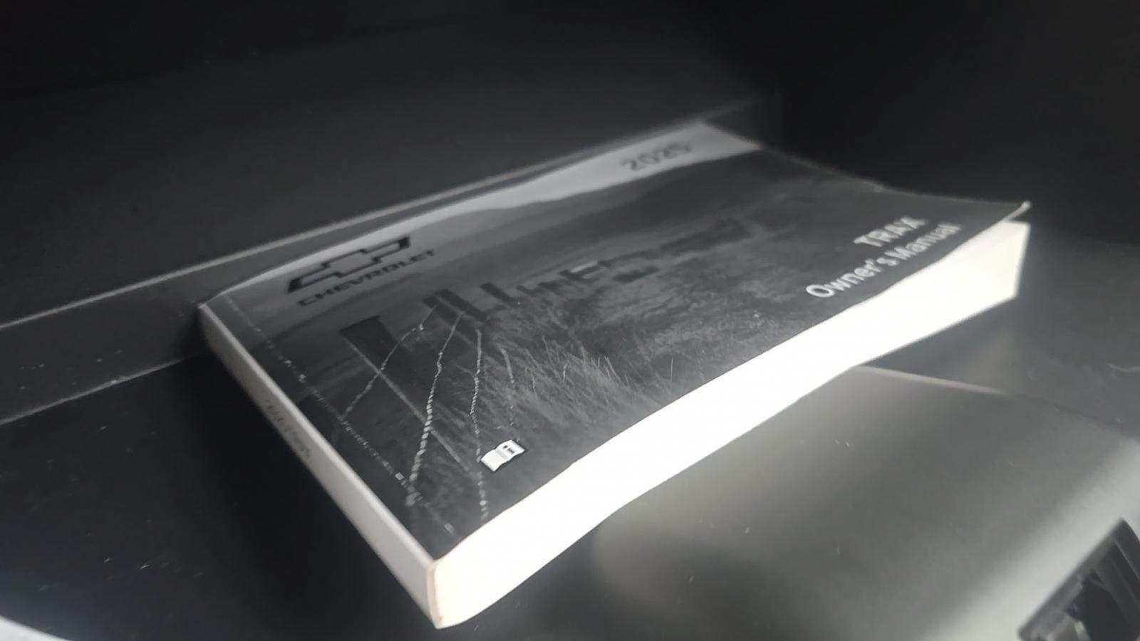 2025 Chevrolet Trax FWD LT, 39837, Photo