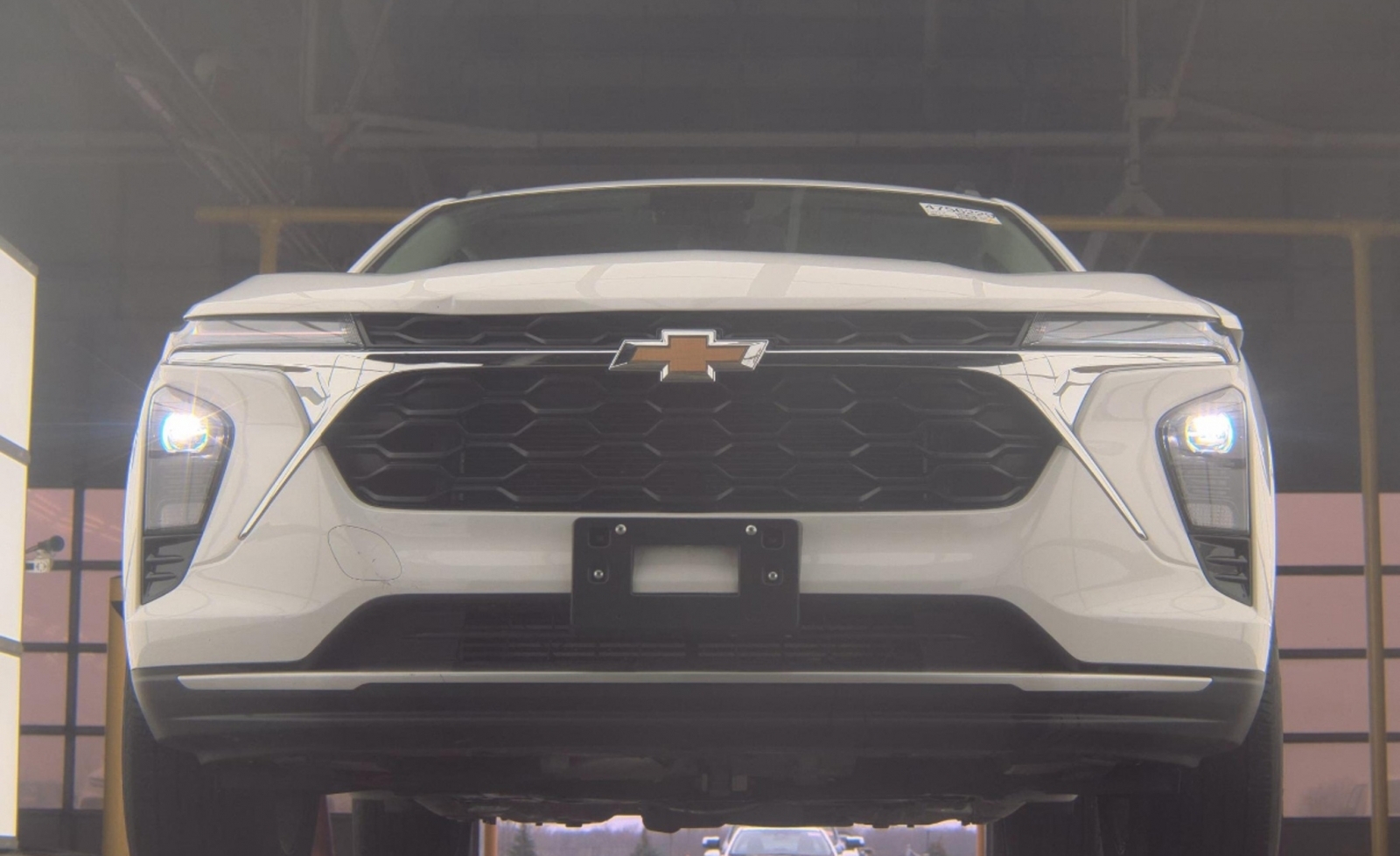 2025 Chevrolet Trax FWD LT, 39837, Photo