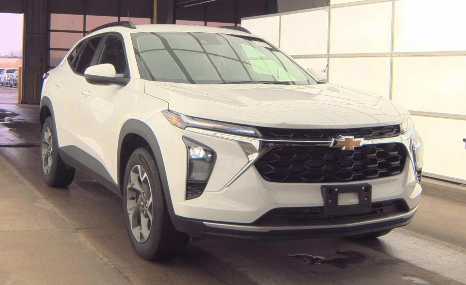 2025 Chevrolet Trax FWD LT, 39837, Photo