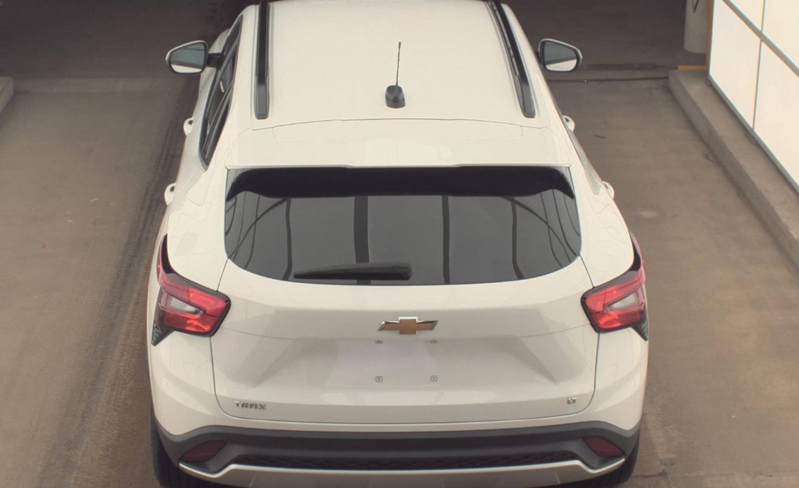 2025 Chevrolet Trax FWD LT, 39837, Photo