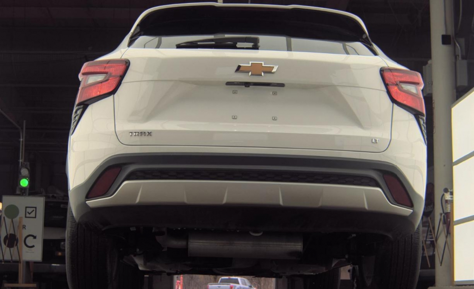 2025 Chevrolet Trax FWD LT, 39837, Photo