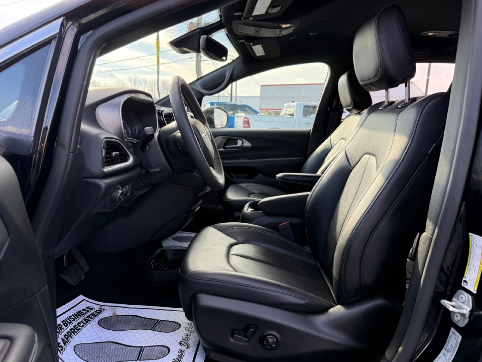 2025 Chrysler Pacifica Select, 39430, Photo