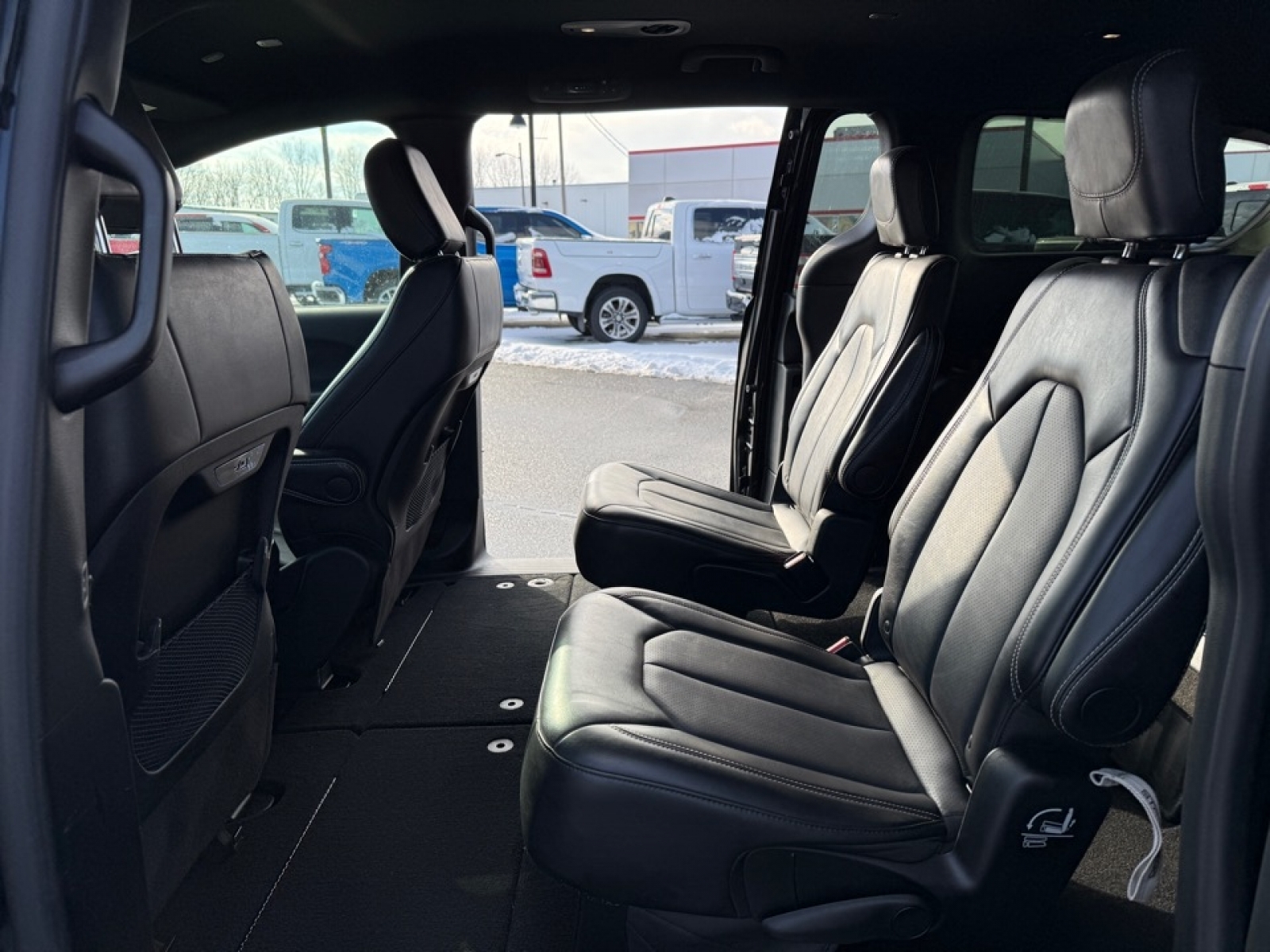 2025 Chrysler Pacifica Select, 39430, Photo