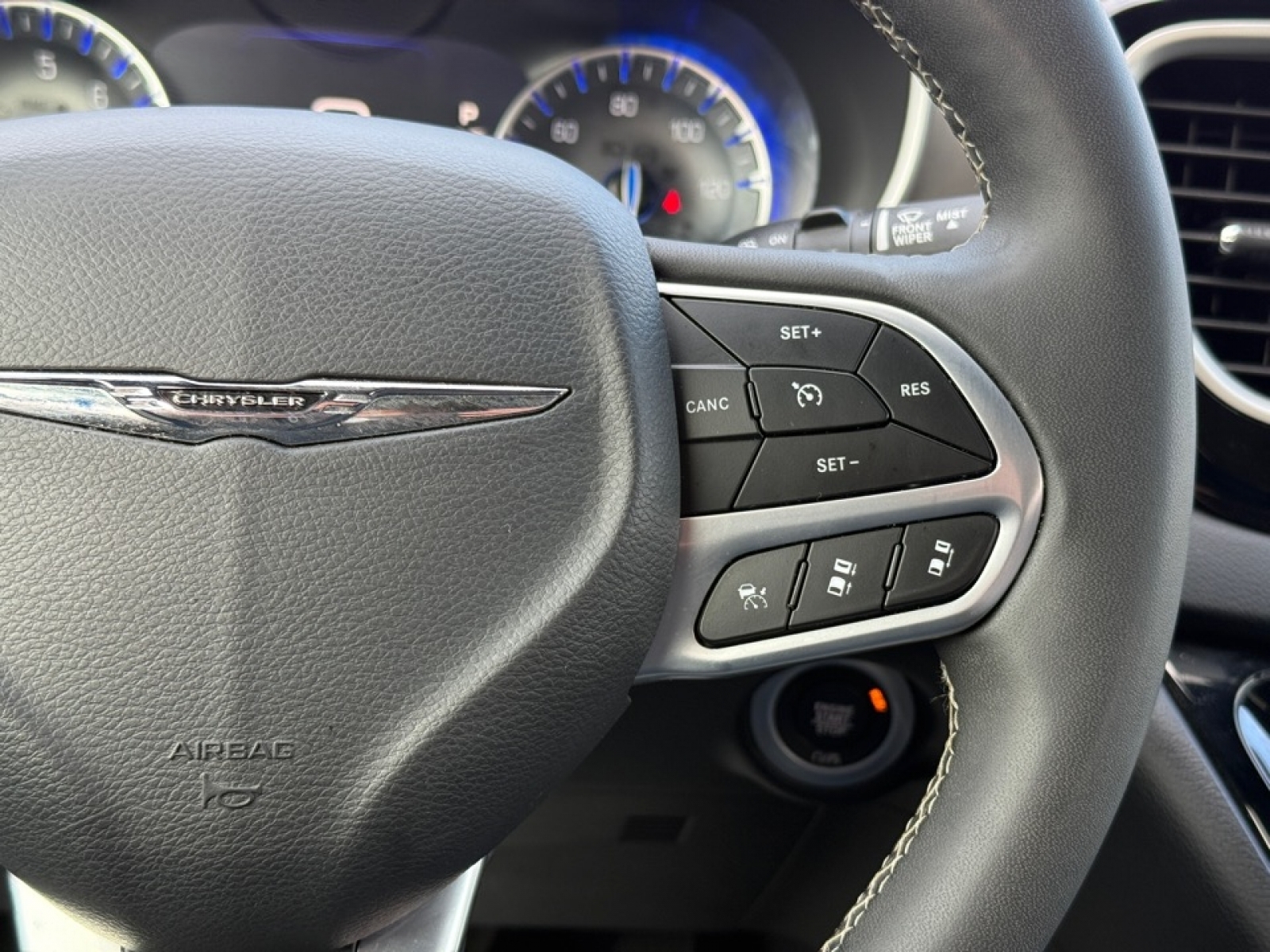 2025 Chrysler Pacifica Select, 39430, Photo