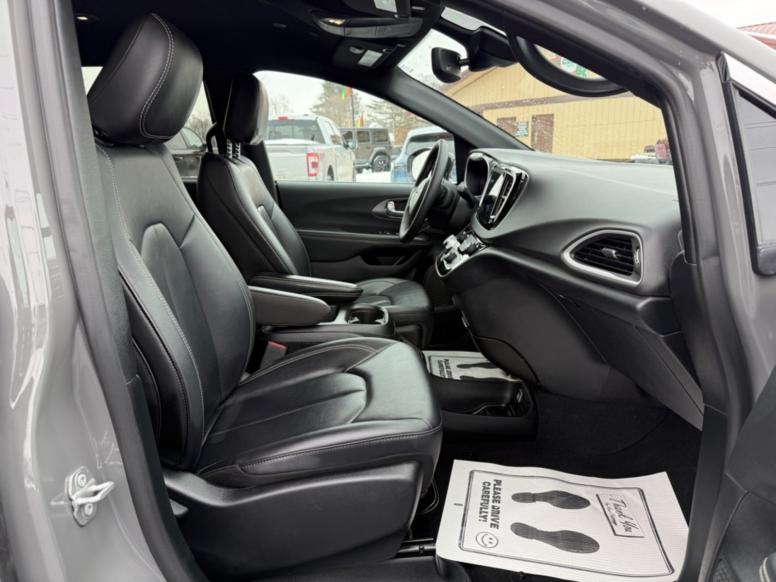 2025 Chrysler Pacifica Select, 39431, Photo