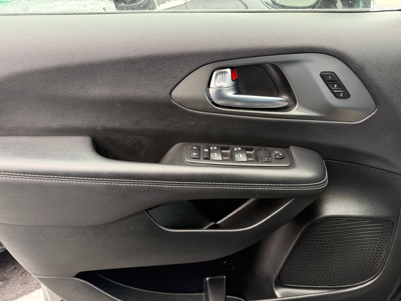 2025 Chrysler Pacifica Select, 39431, Photo