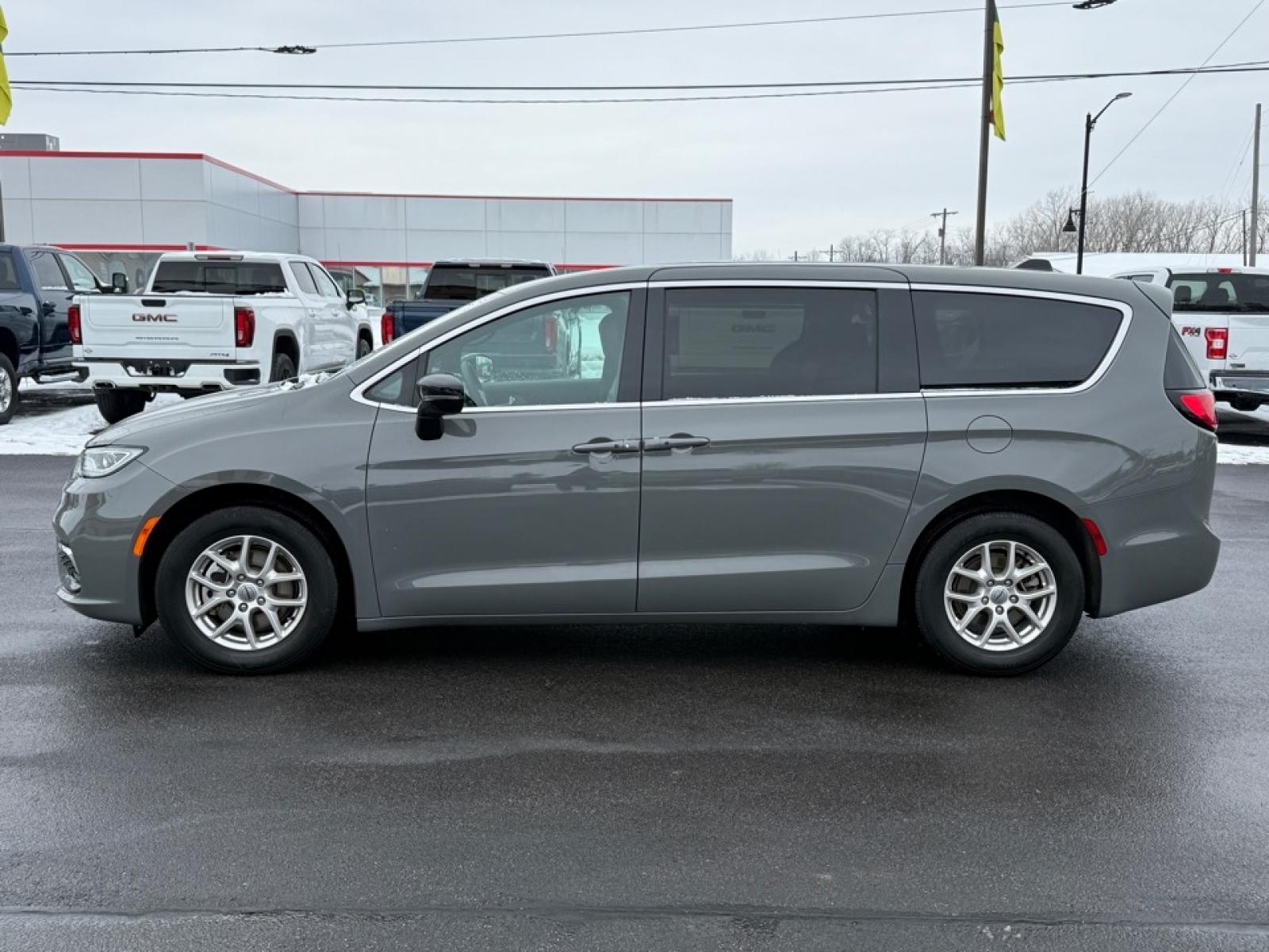 2025 Chrysler Pacifica Select, 39431, Photo