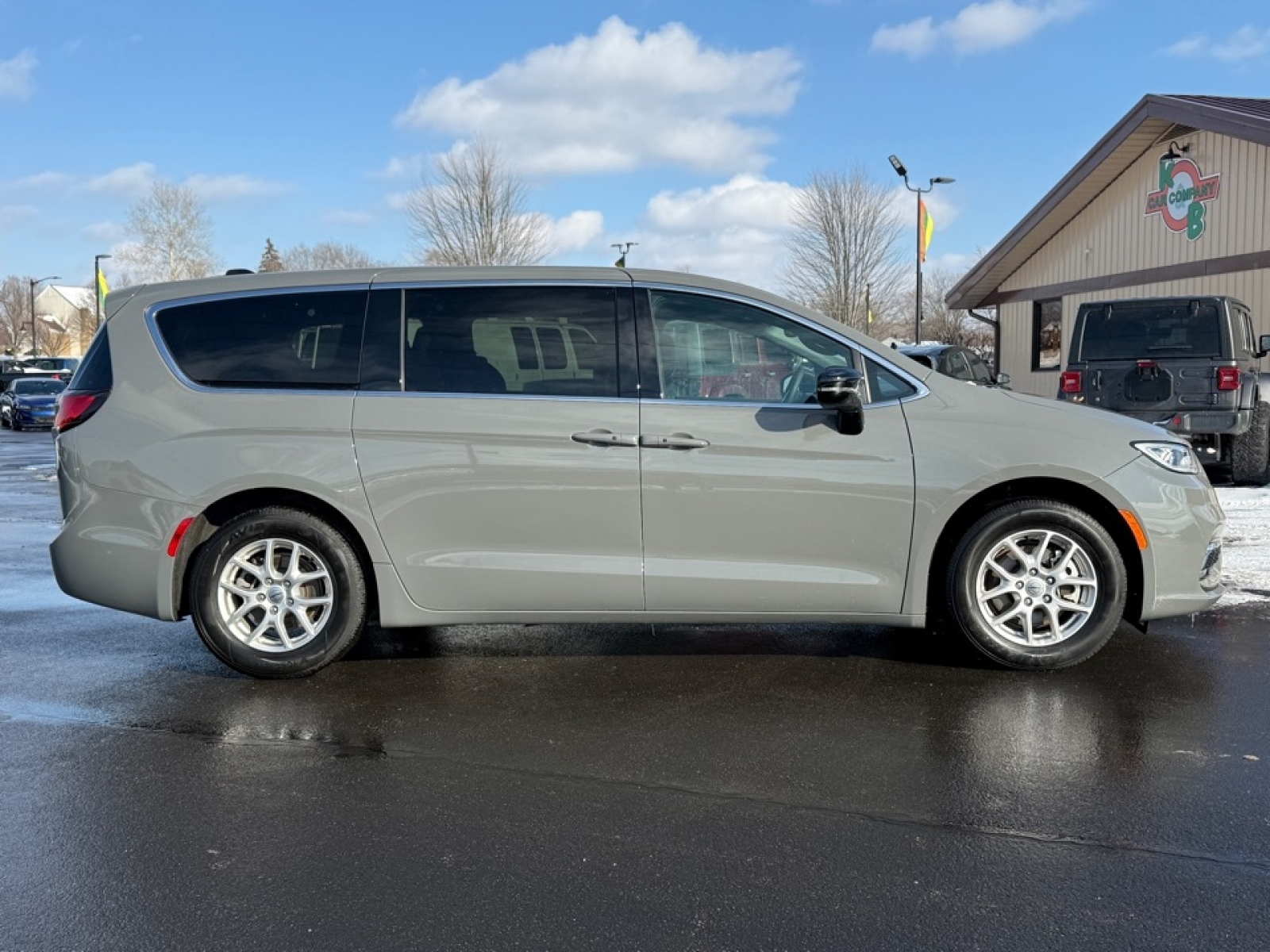 2025 Chrysler Pacifica Select, 39432, Photo