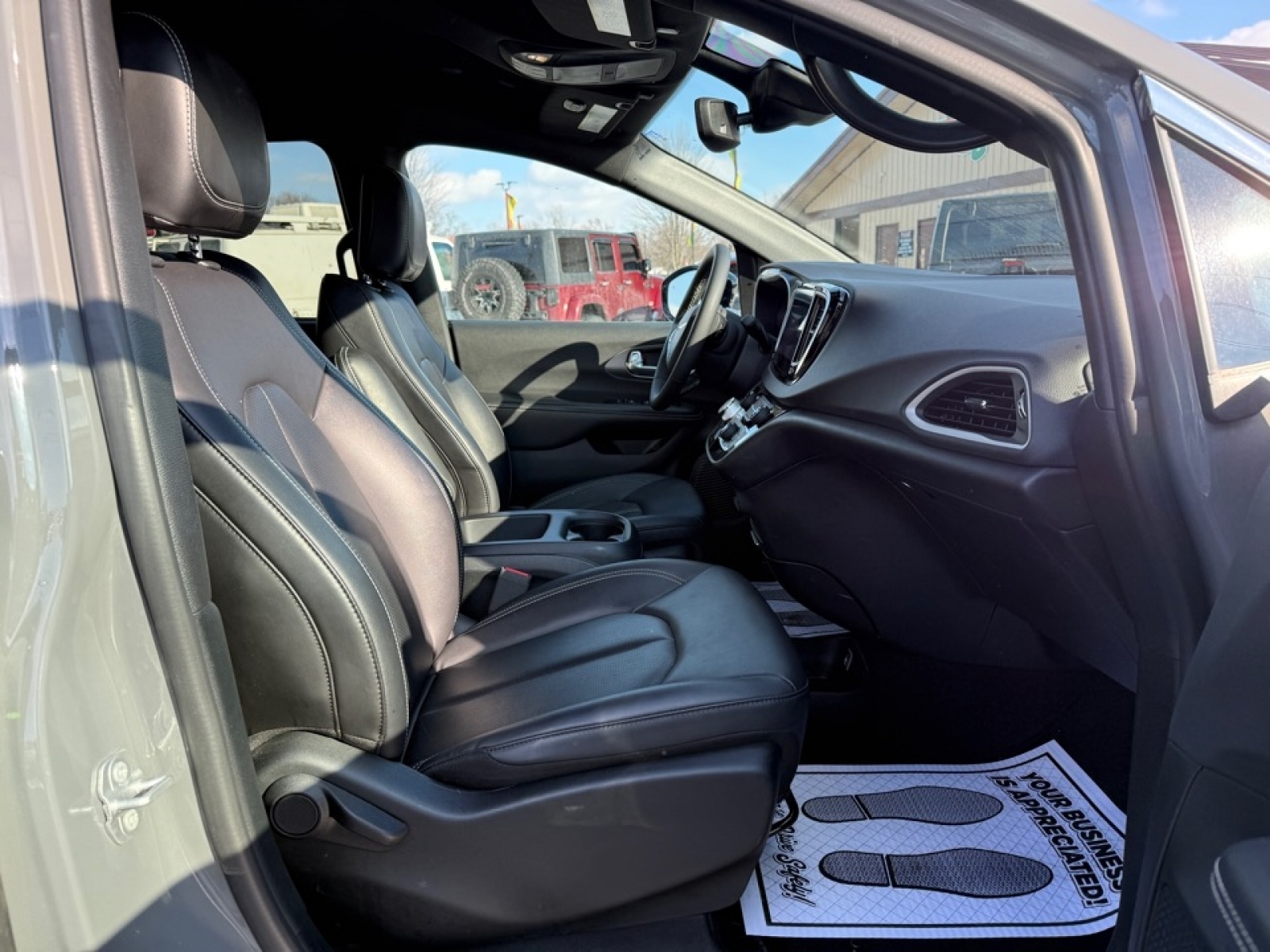 2025 Chrysler Pacifica Select, 39432, Photo